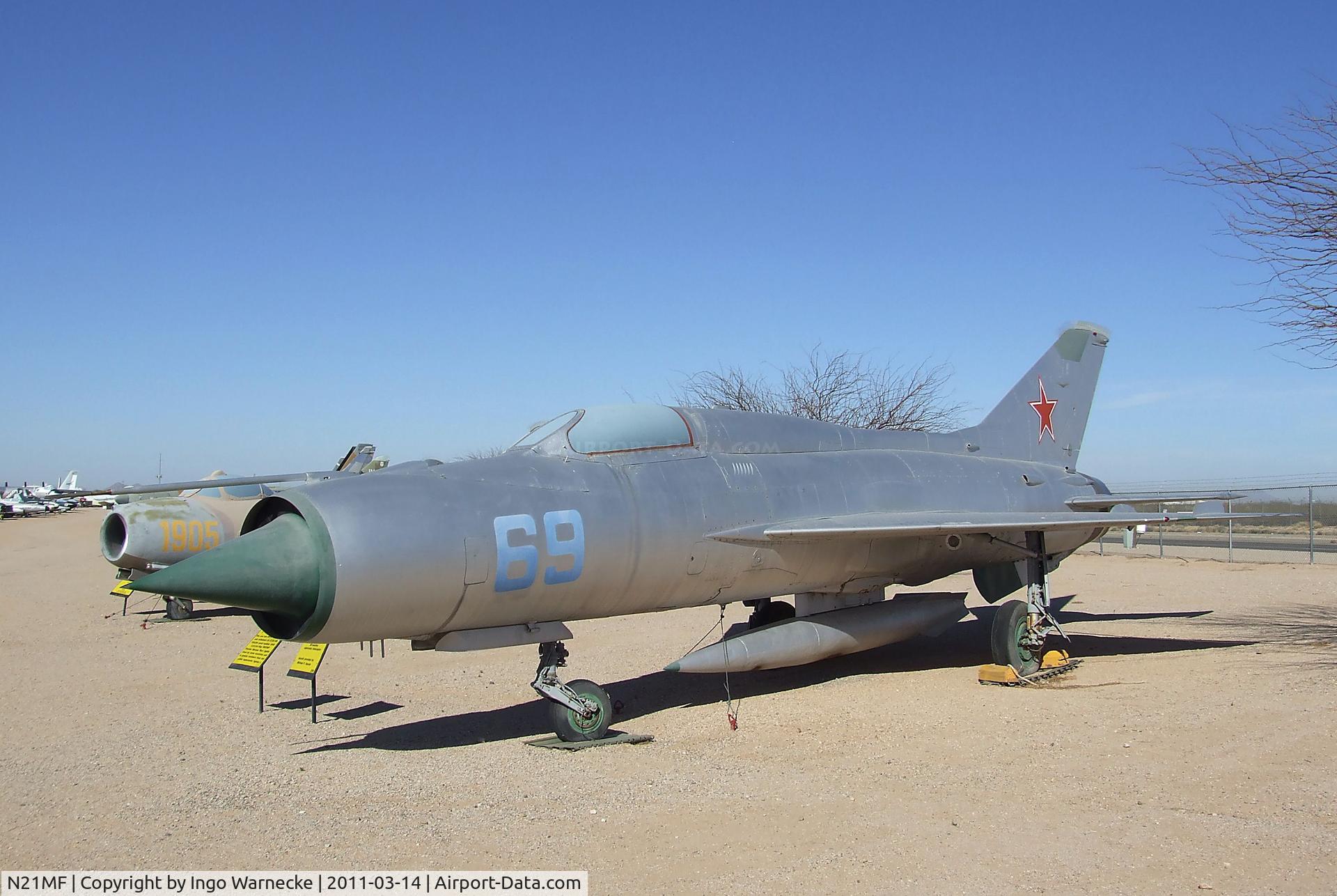 N21MF, Mikoyan-Gurevich MiG-21PF C/N 762410, Mikoyan i Gurevich MiG-21PF FISHBED-D at the Pima Air & Space Museum, Tucson AZ