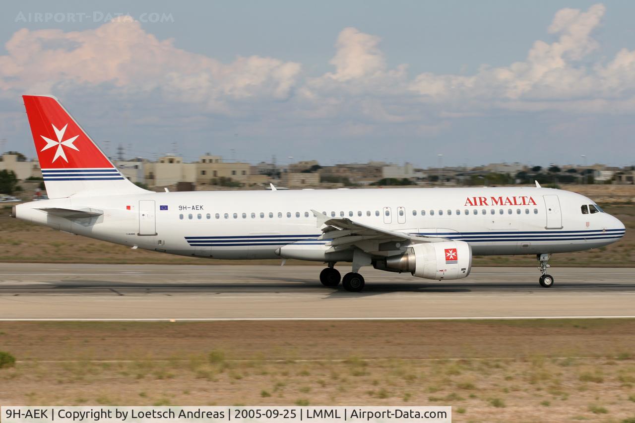 9H-AEK, 2004 Airbus A320-211 C/N 2291, take off run