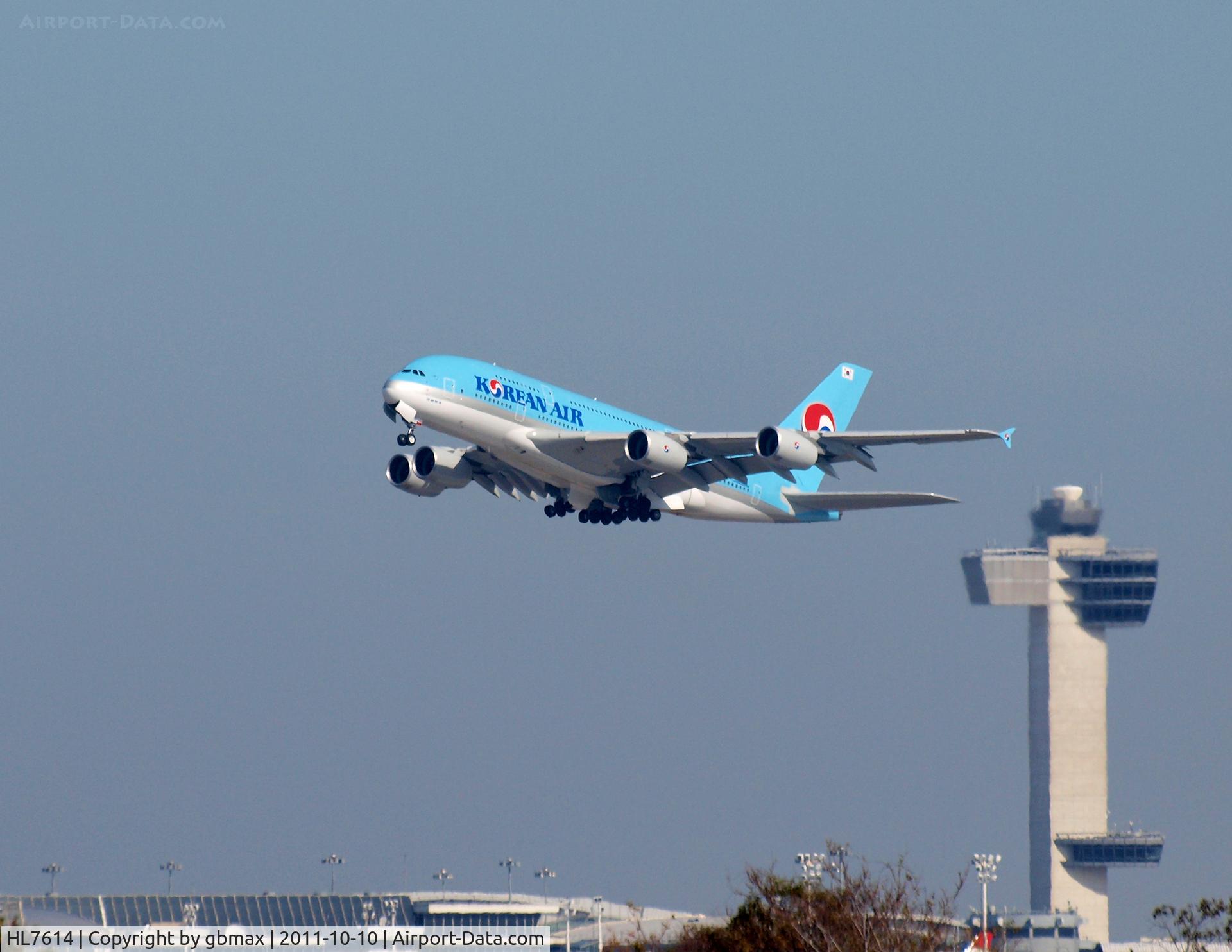 HL7614, 2011 Airbus A380-861 C/N 068, Take-off from JFK