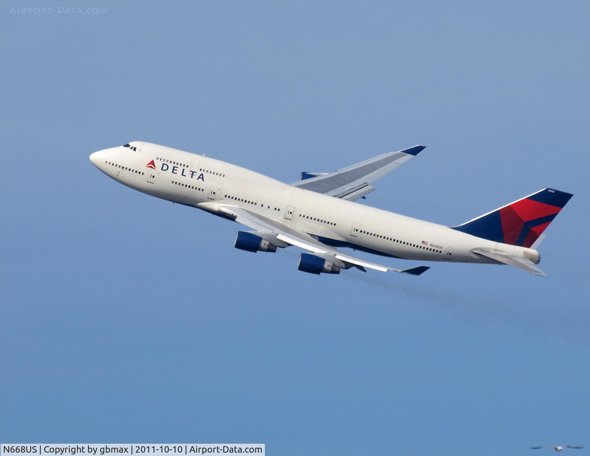 N668US, 1990 Boeing 747-451 C/N 24223, Take-off from JFK