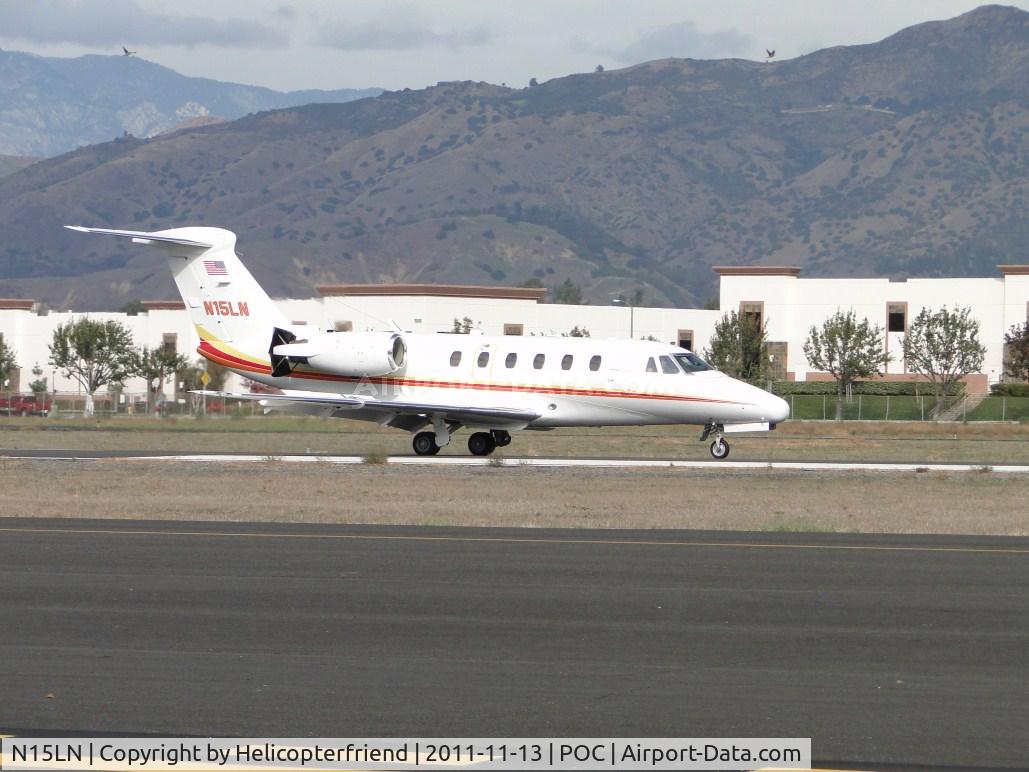 N15LN, 1992 Cessna 650 Citation VII C/N 650-7013, Reversing thrust to slow down after landing on runway 8R