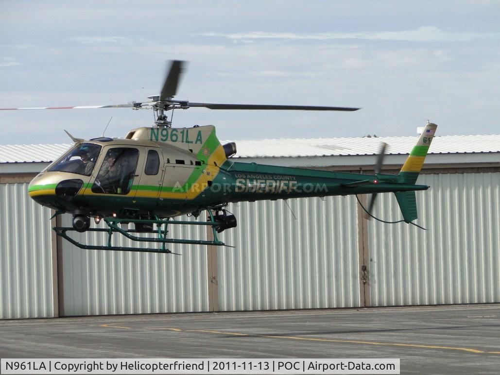 N961LA, 2011 Eurocopter AS-350B-2 Ecureuil Ecureuil C/N 7129, Air taxiing to LA County Air Ops helipad helipad #5