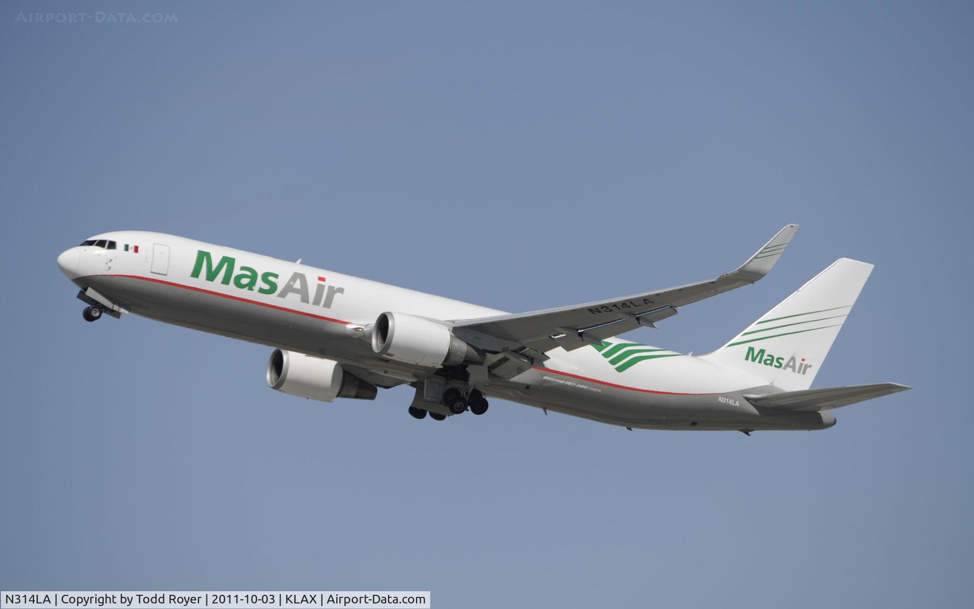 N314LA, 2001 Boeing 767-316F C/N 32573, departing LAX