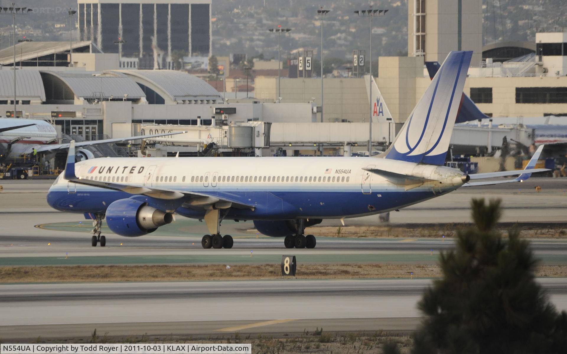 N554UA, 1992 Boeing 757-222 C/N 26644, Arriving at LAX