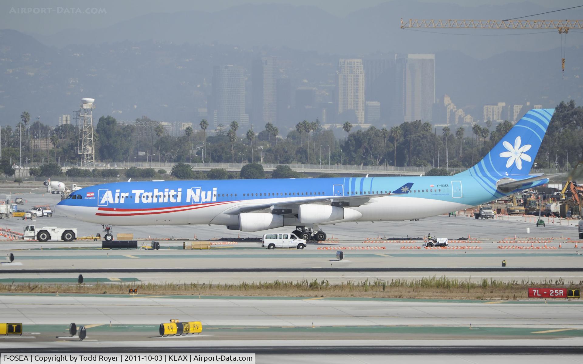 F-OSEA, 2001 Airbus A340-313 C/N 438, Taxiing at LAX