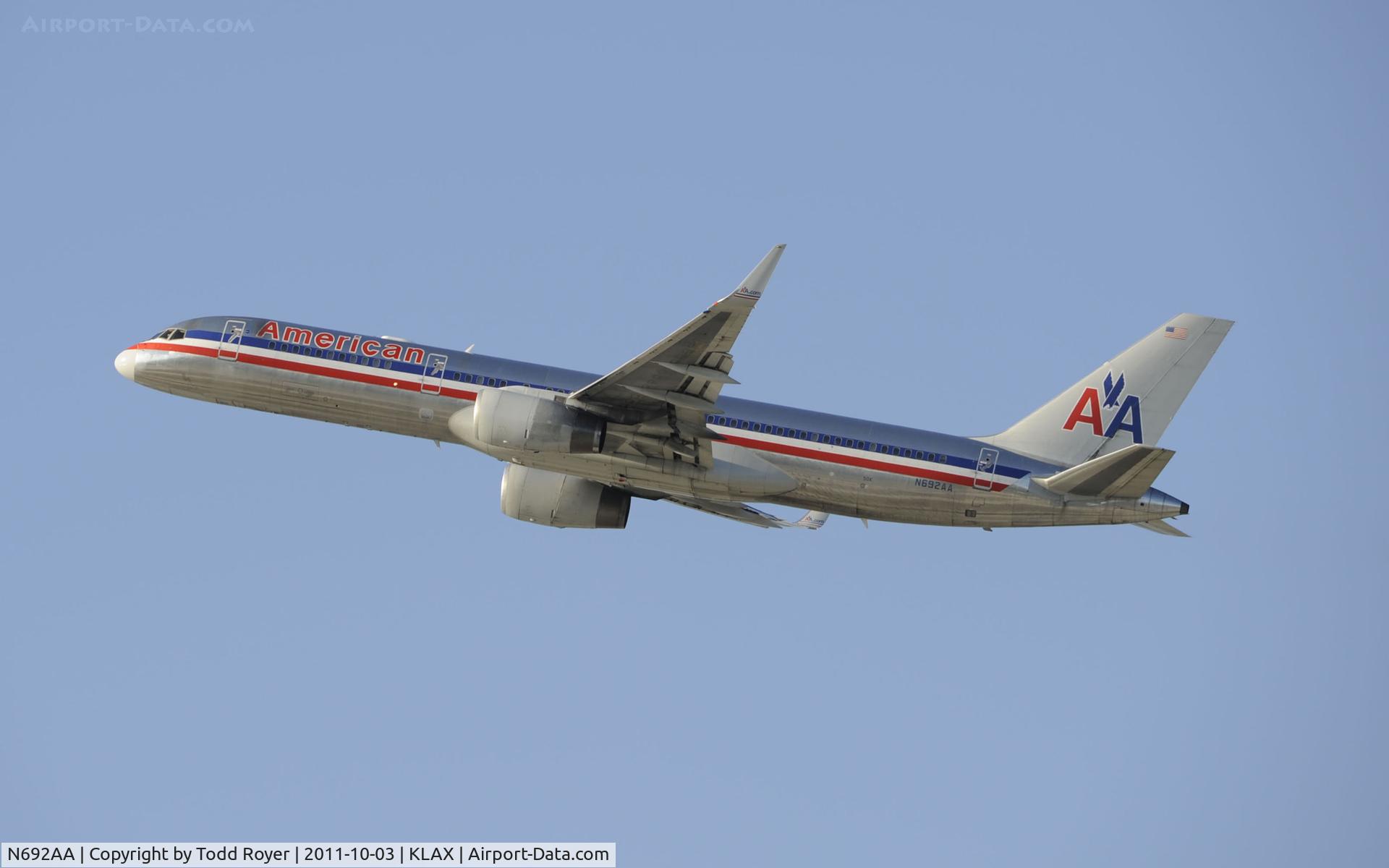 N692AA, 1993 Boeing 757-223 C/N 26972, Departing LAX