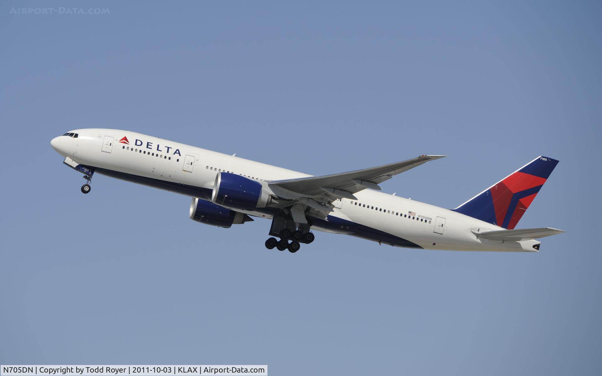 N705DN, 2008 Boeing 777-232/LR C/N 29742, Departing LAX