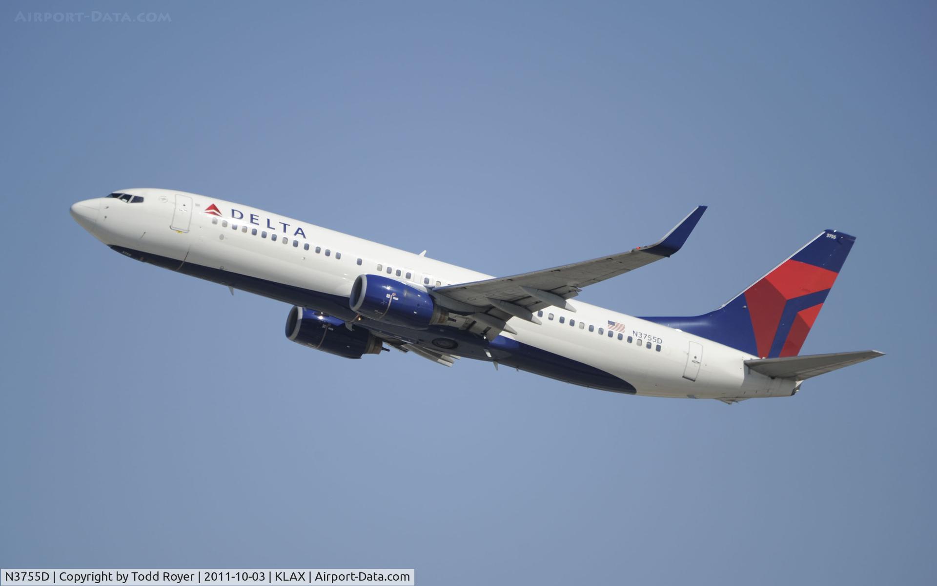 N3755D, 2001 Boeing 737-832 C/N 29627, Departing LAX