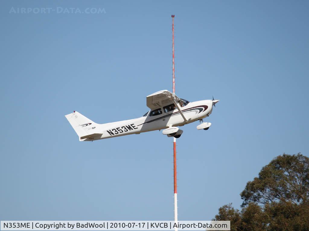 N353ME, 2000 Cessna 172S C/N 172S8588, Taking off from Nut Tree airport.