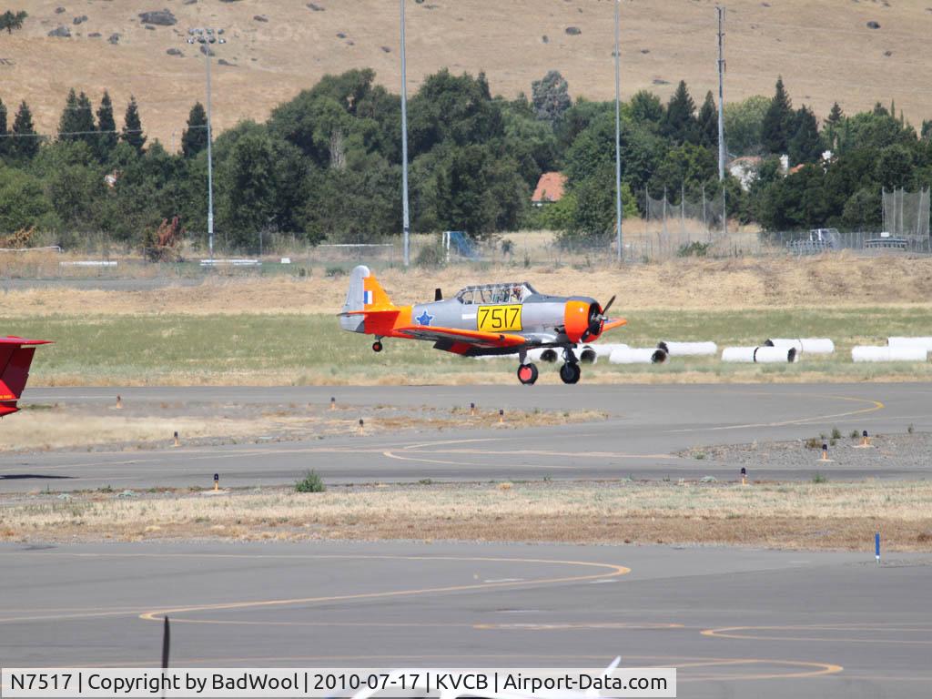 N7517, 1943 North American AT-6D Texan C/N 88-15052, Landing at Nut Tree airport.