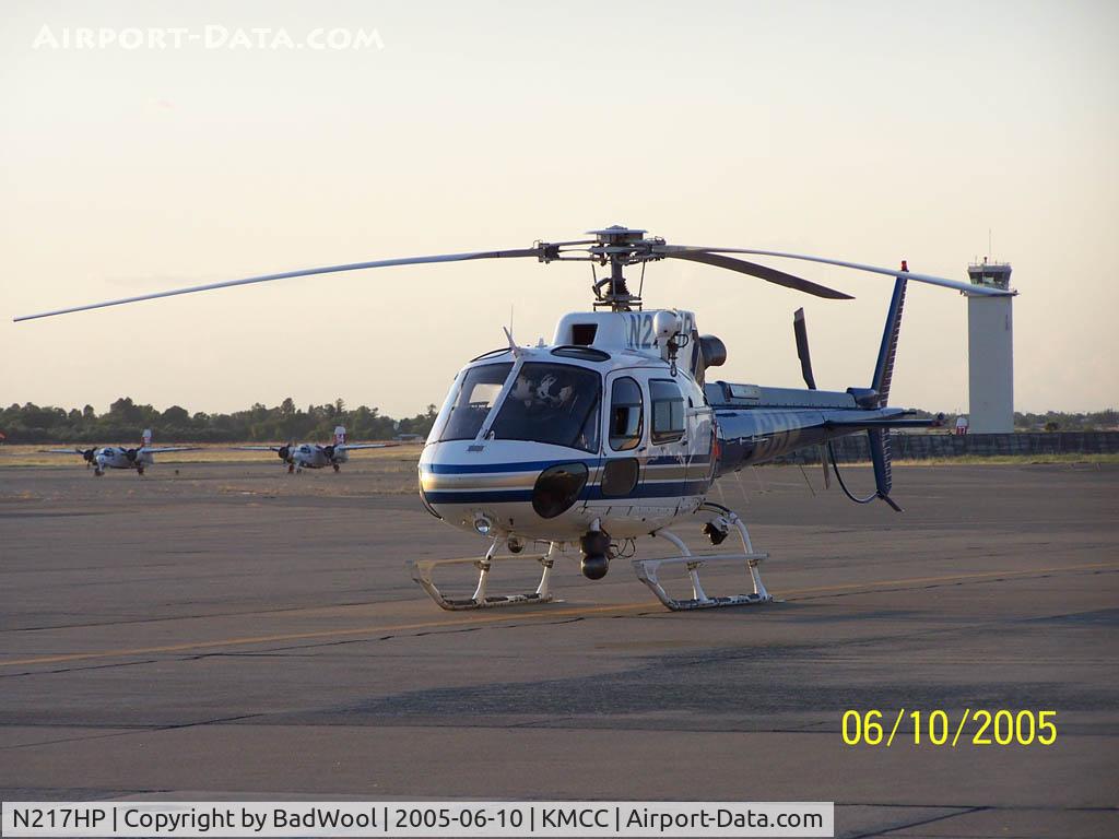 N217HP, 2002 Eurocopter AS-350B-3 Ecureuil Ecureuil C/N 3628, Fuel and/or break time for CHP at KMCC.
