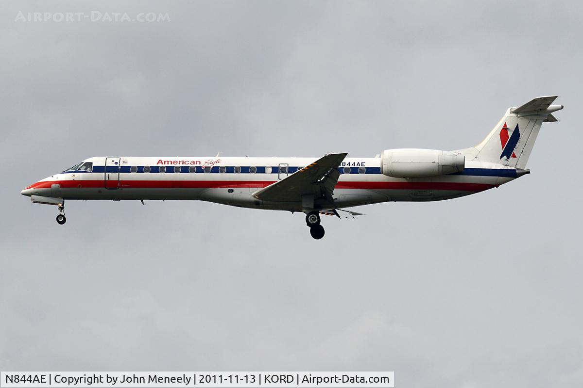 N844AE, 2003 Embraer ERJ-140LR (EMB-135KL) C/N 145682, American Eagle regional jet on final for 22R