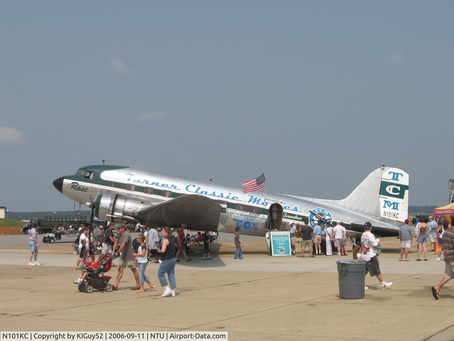 N101KC, 1943 Douglas DC-3C C/N 11639, You can watch an old movie in and old DC-3.