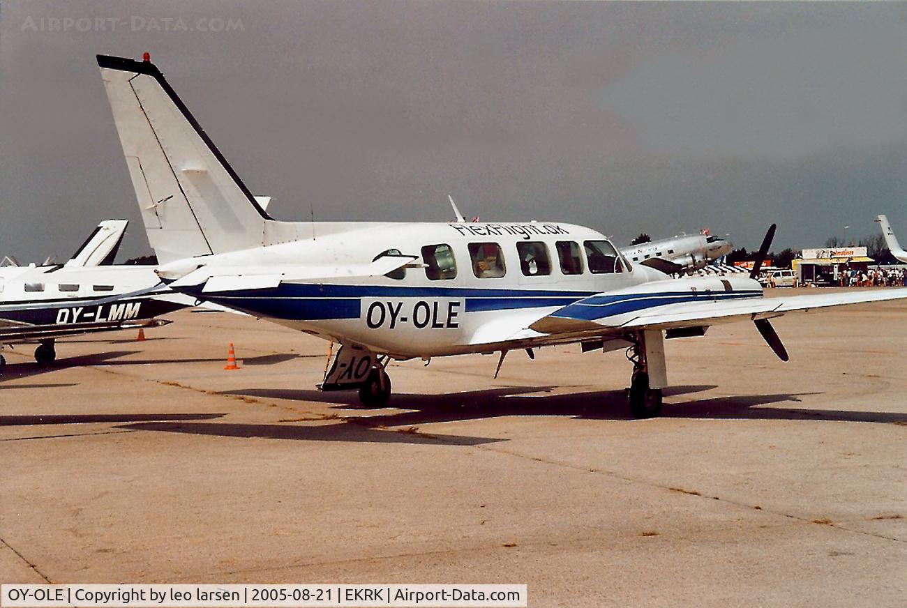 OY-OLE, 1977 Piper PA-31-350 Chieftain C/N 31-7752061, Roskilde Air Show 21.8.05