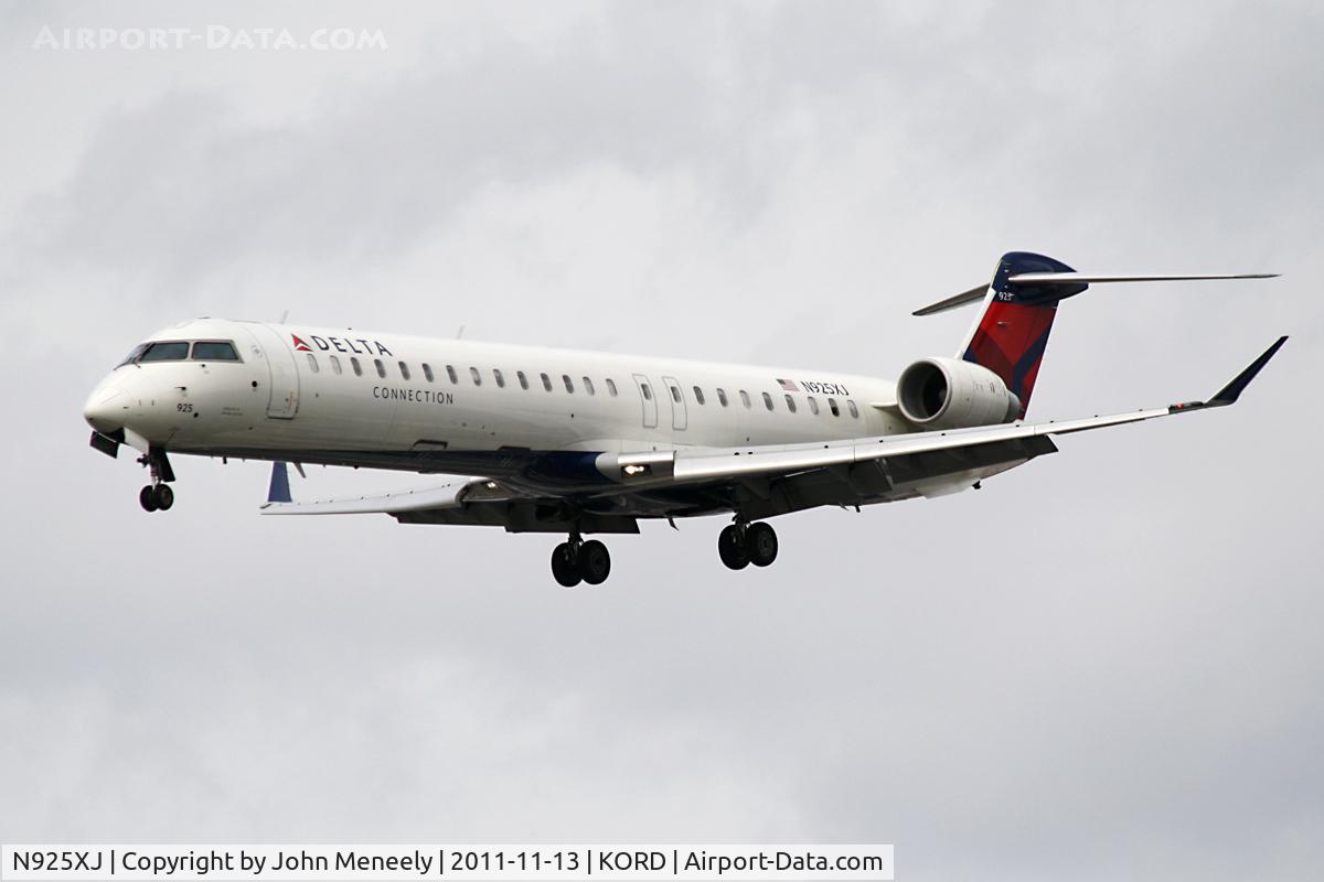 N925XJ, 2008 Canadair CRJ-900ER (CL-600-2D24) C/N 15183, Short final for 22R