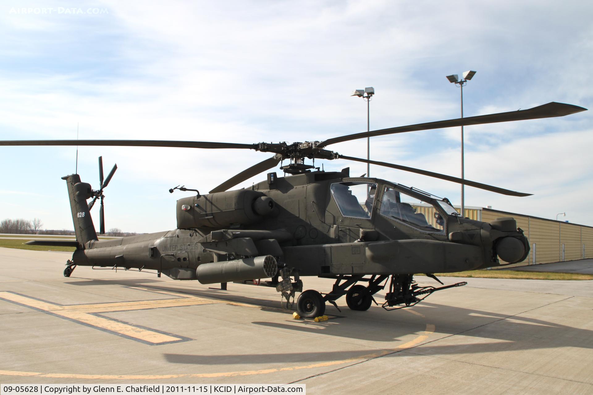 09-05628, 2011 Boeing AH-64D Apache C/N PVD628, Parked on the PS Air ramp.  Refueling stop on the way from Pennsylvania to Utah.