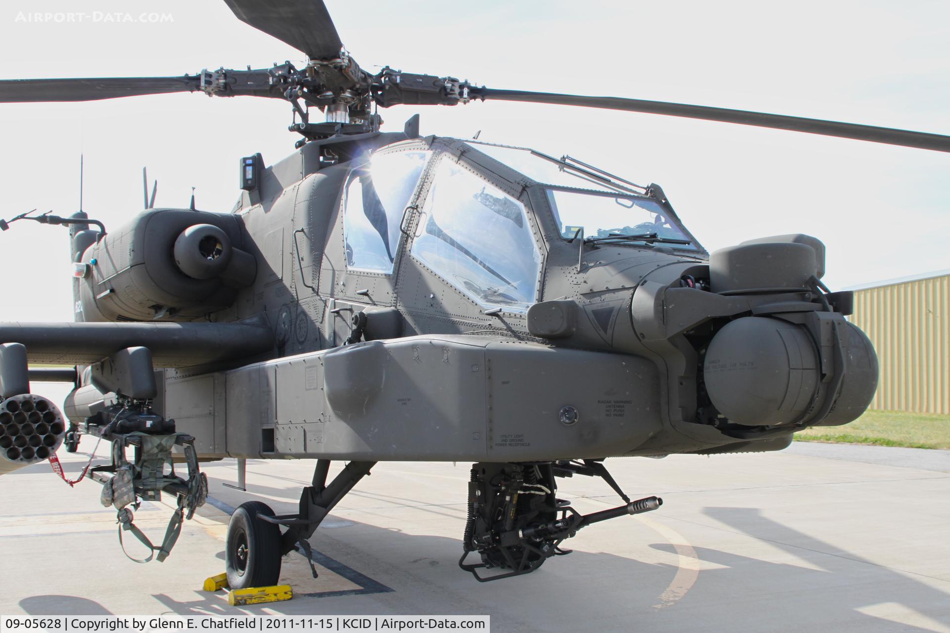 09-05628, 2011 Boeing AH-64D Apache C/N PVD628, Parked on the PS Air ramp.  Refueling stop on the way from Pennsylvania to Utah.