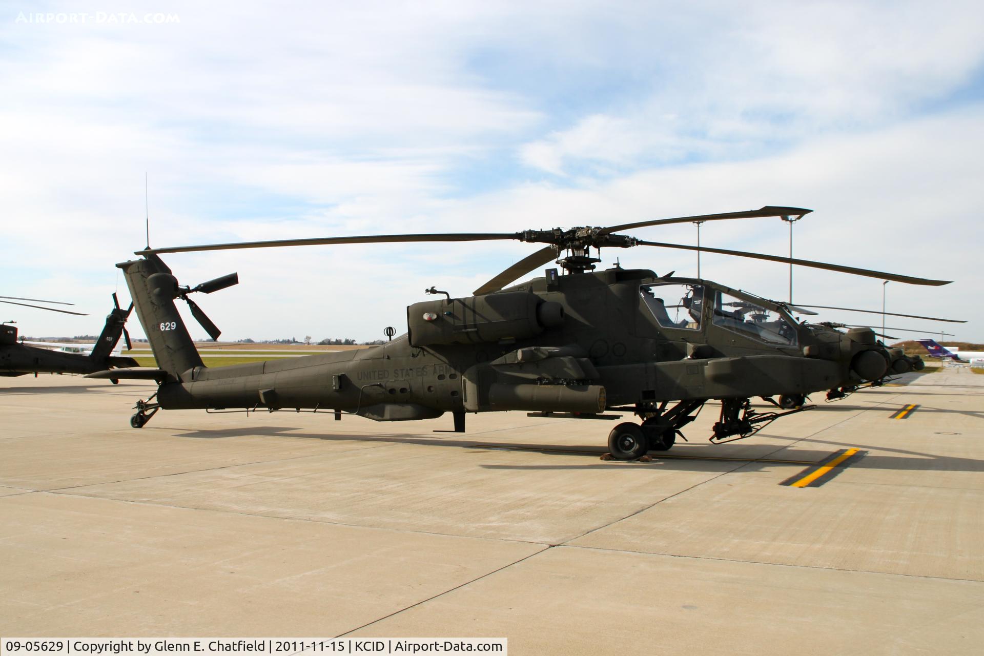 09-05629, 2011 Boeing AH-64D Apache C/N PVD629, Parked on the PS Air ramp.  Refueling stop on the way from Pennsylvania to Utah.