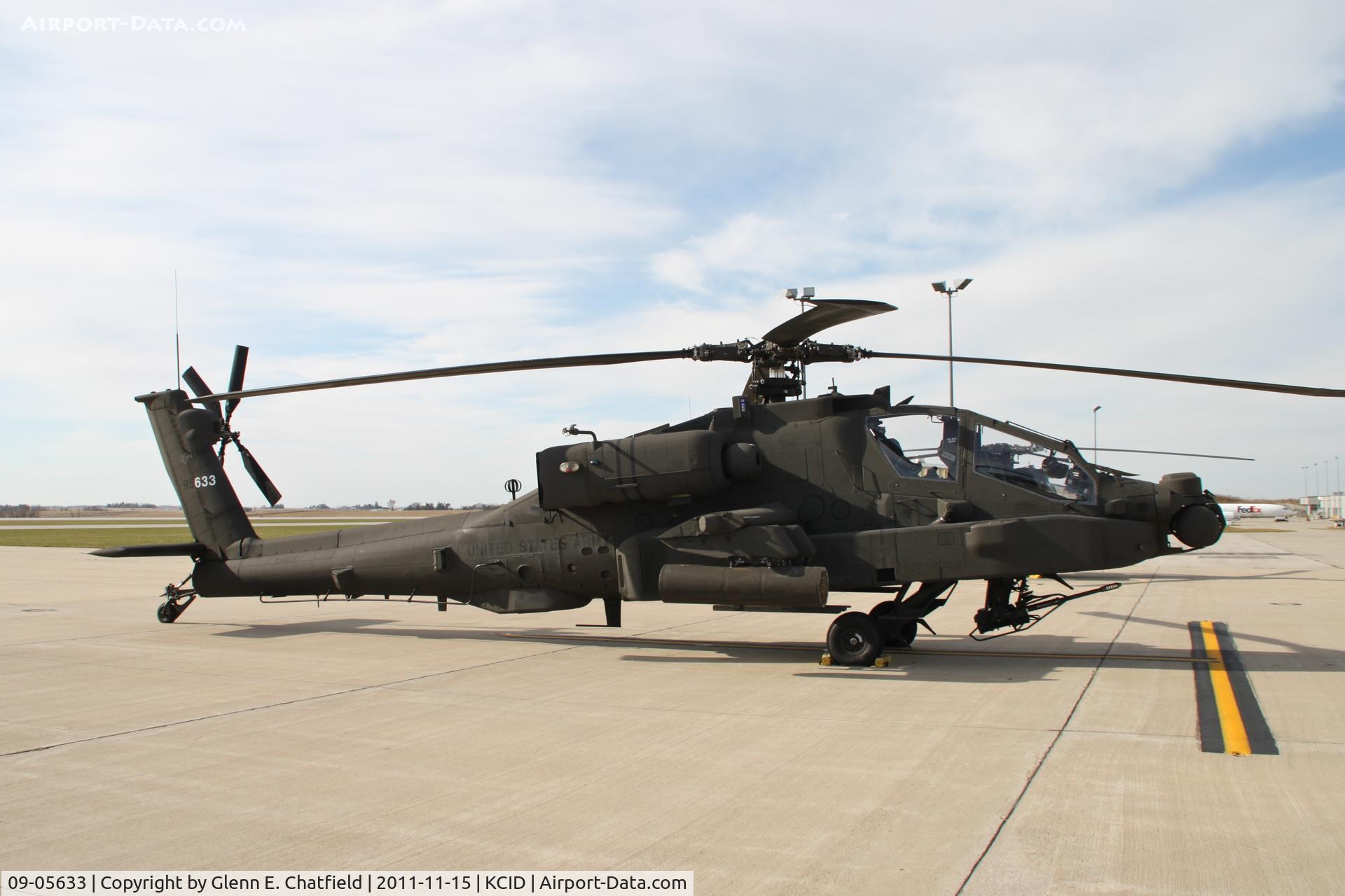 09-05633, 2011 Boeing AH-64D Apache C/N PVD633, Parked on the PS Air ramp.  Refueling stop on the way from Pennsylvania to Utah.