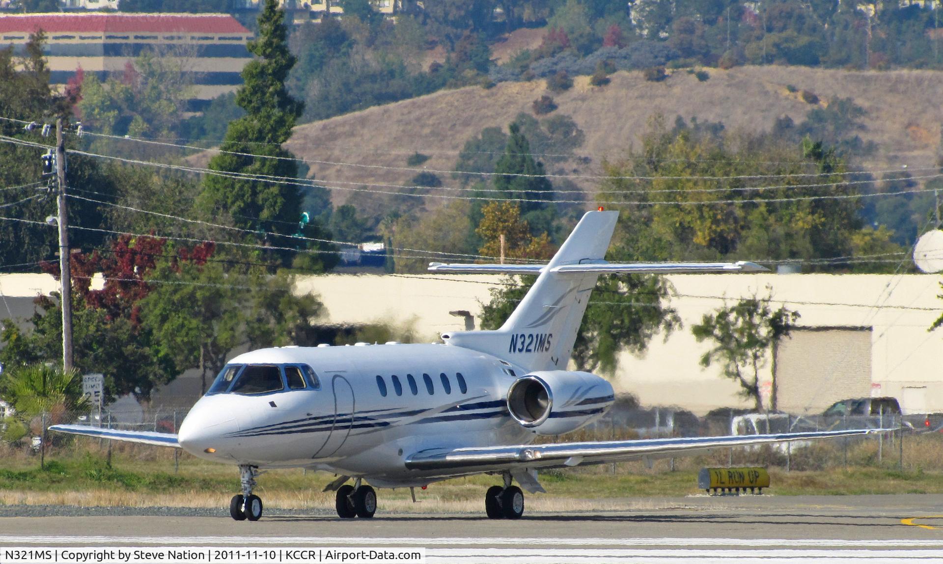 N321MS, 2001 Raytheon Hawker 800XP C/N 258515, Ejent Group LLC, Gales Creek, OR 2001 Raytheon Hawker 800XP taxying at Buchanan Field (Concord), CA