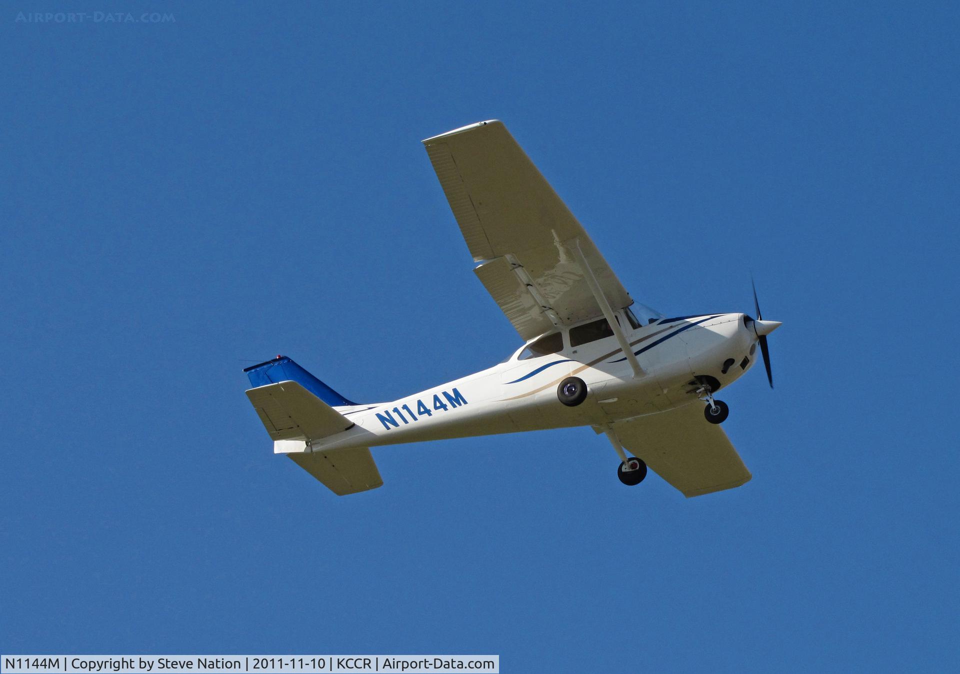 N1144M, 1970 Cessna 172L C/N 17259444, Locally-based 1970 Cessna 172L on approach to RWY 1R @ Concord, CA (sharp color scheme - thought it was a new build 172S!)