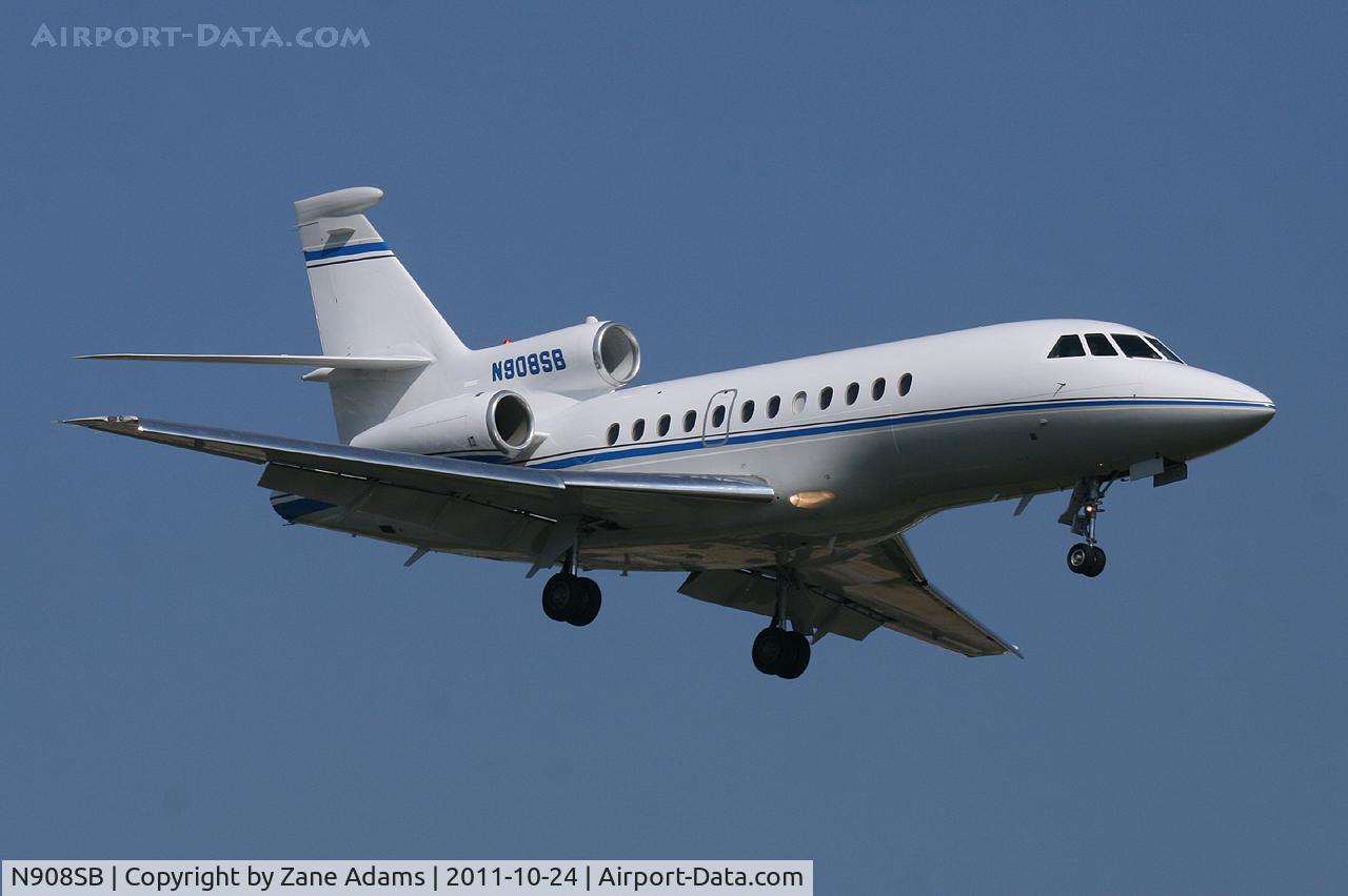 N908SB, 2000 Dassault Falcon 900EX C/N 81, Landing at Dallas Love Field