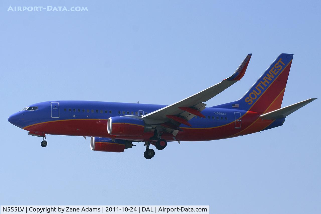 N555LV, 2011 Boeing 737-7BD C/N 36726, Landing at Dallas Love Field