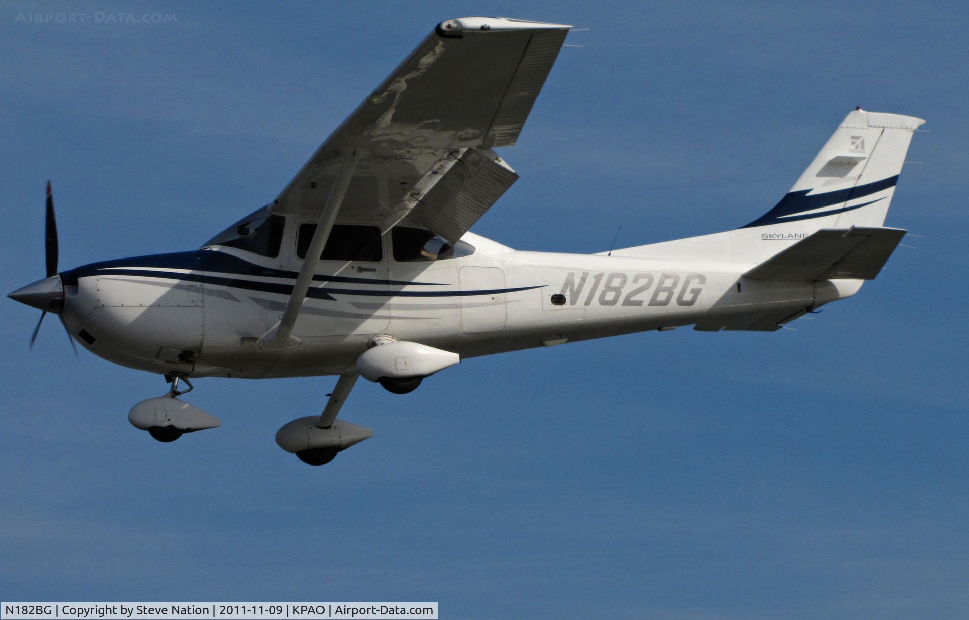 N182BG, 2005 Cessna 182T Skylane C/N 18281536, Suburban Air Corp (Castro Valley, CA) 2006 Cessna 182T on approach to Palo Alto, CA