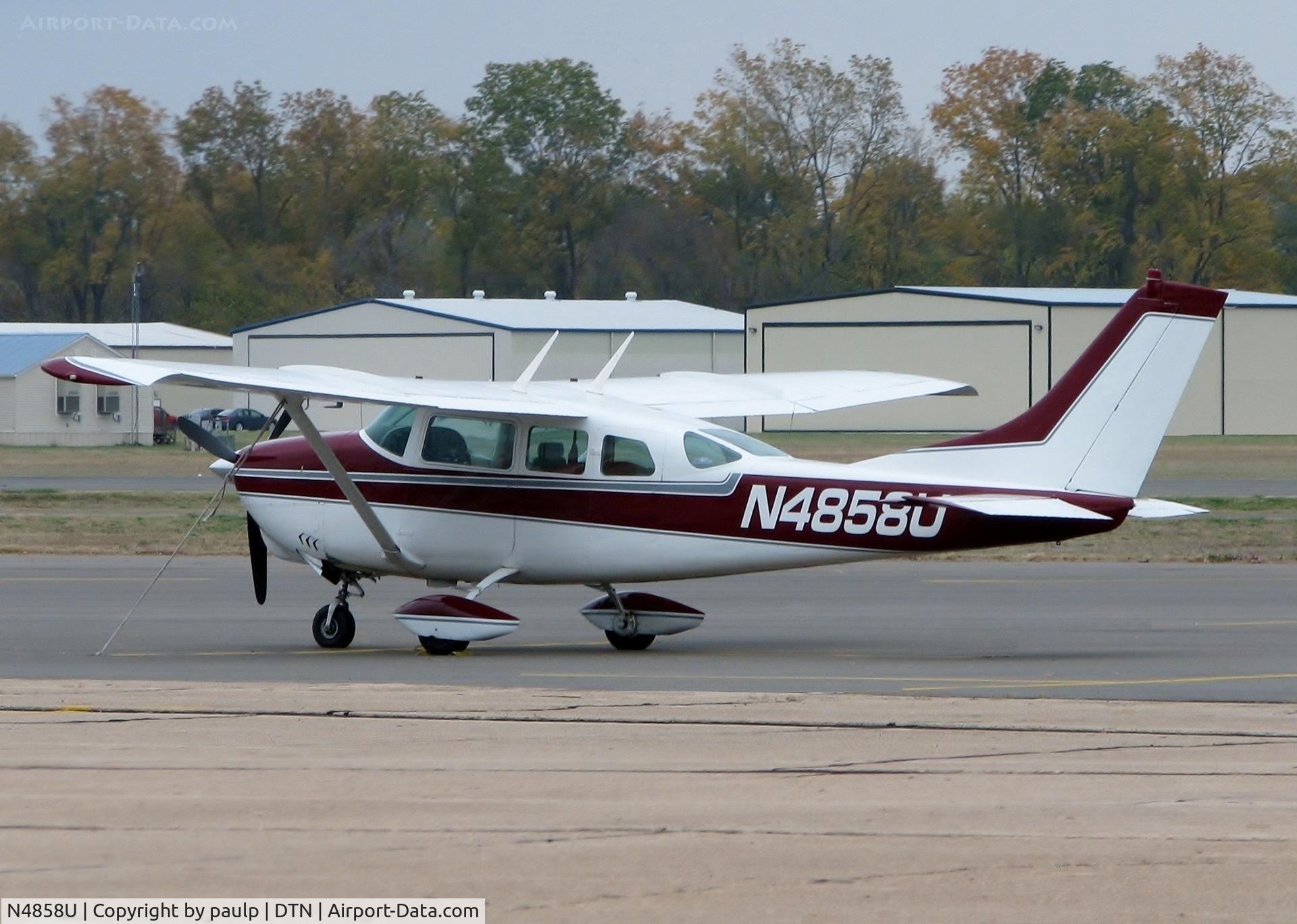 N4858U, 1964 Cessna 210-5A(205A) C/N 205-0558, At Downtown Shreveport.