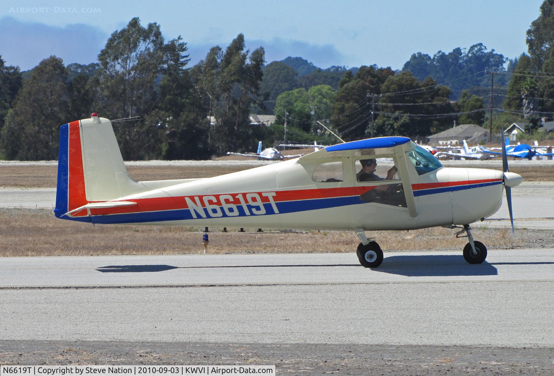 N6619T, 1960 Cessna 150A C/N 15059019, Straight-tail 1960 Cessna 150A taxis @ Watsonville Fly-In