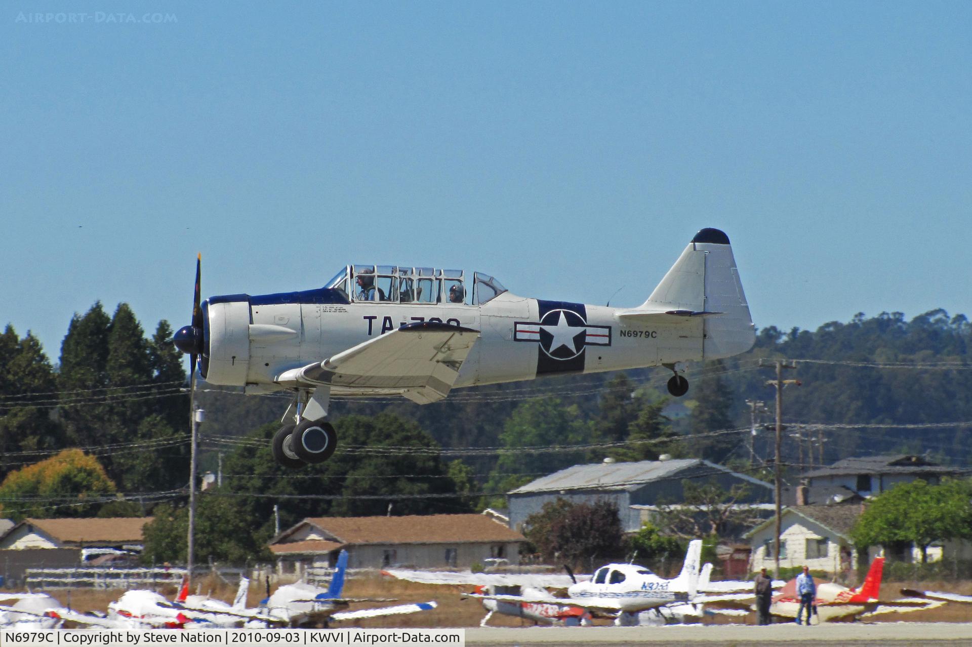 N6979C, North American AT-6D Texan C/N 42-85408, North American AT-6D (42-85408) painted as USAF TA-079 landing @ Watsonville Fly-In