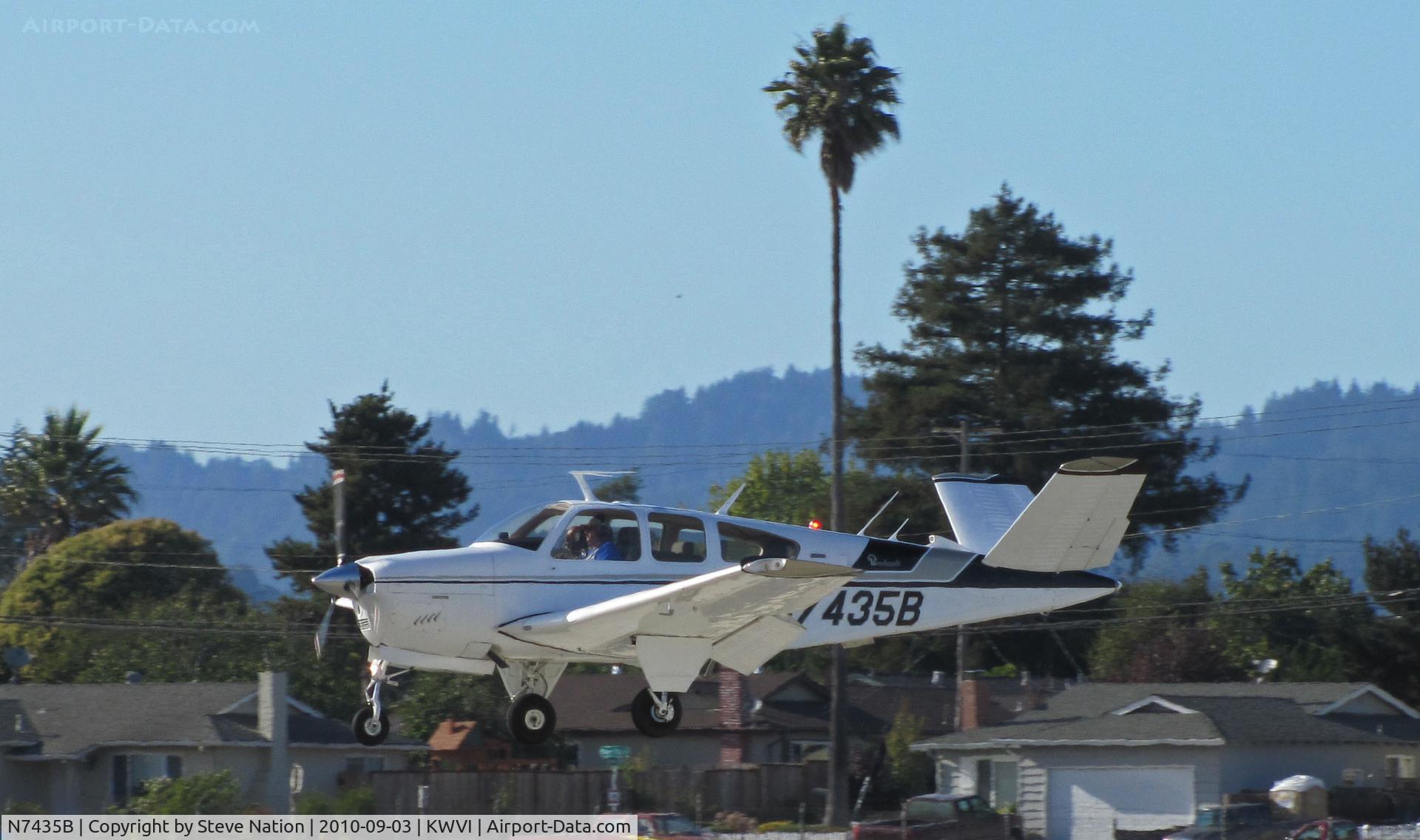 N7435B, 1974 Beech V35B Bonanza C/N D-9593, 1974 Beech V35B landing @ Watsonville Fly-In