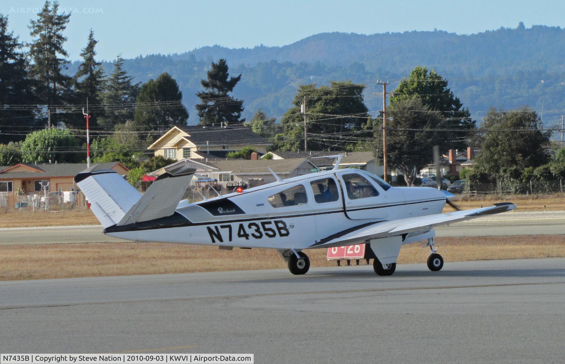 N7435B, 1974 Beech V35B Bonanza C/N D-9593, 1974 Beech V35B taxying @ Watsonville Fly-In