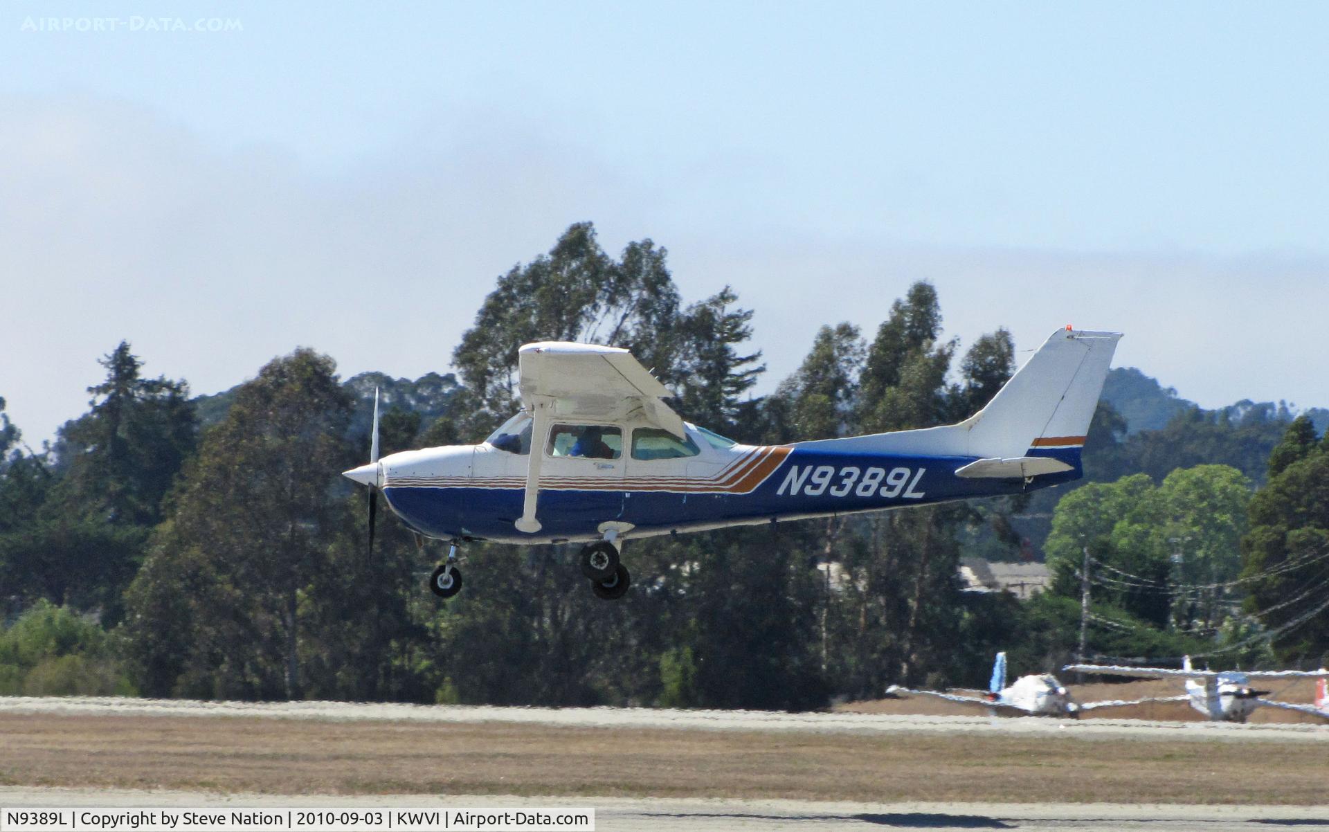 N9389L, 1986 Cessna 172P C/N 17276549, 1986 Cessna 172P landing @ Watsonville Fly-In