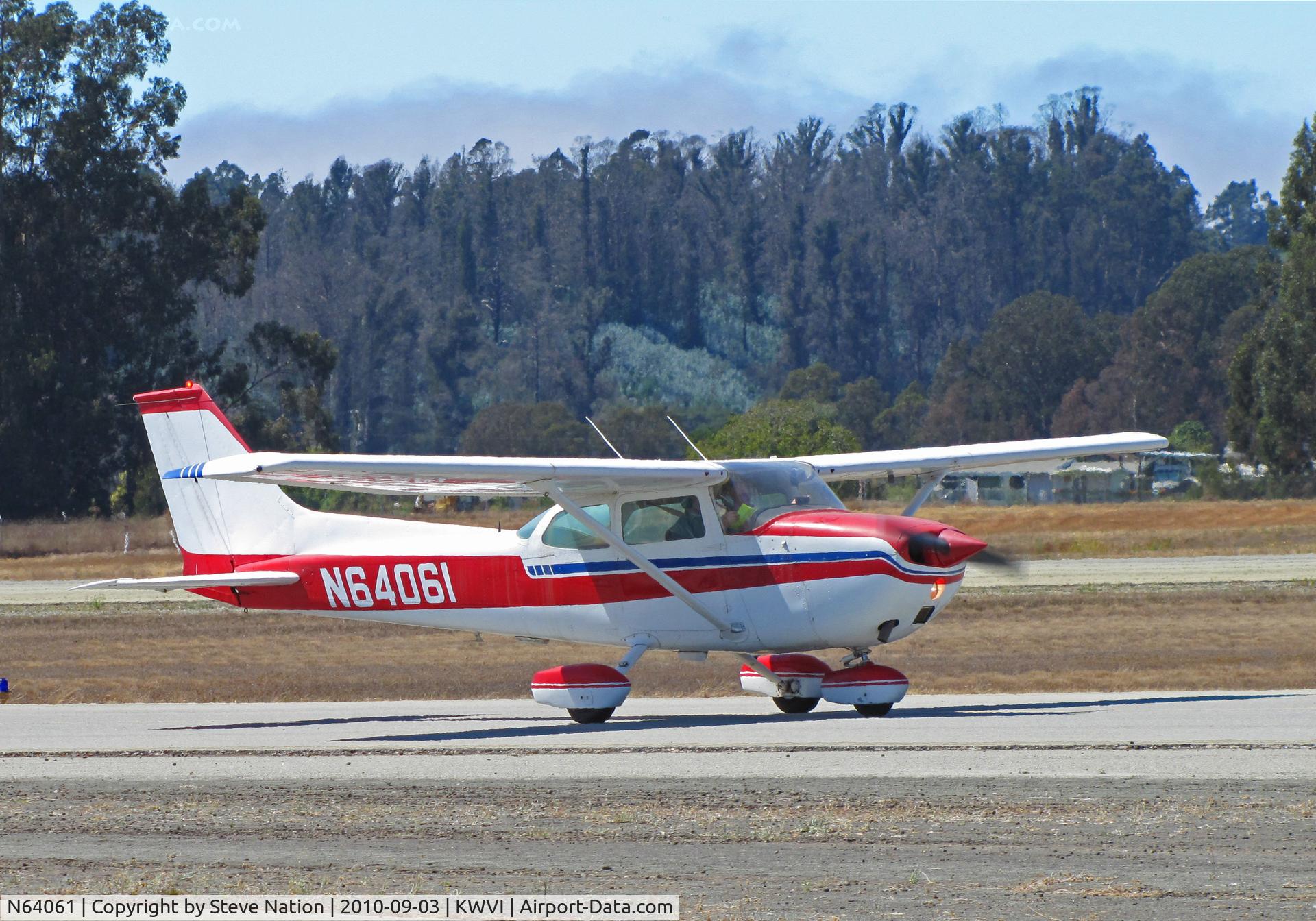 N64061, 1975 Cessna 172M C/N 17264994, Locally-based 1975 Cessna 172M taxying @ Watsonville Fly-In