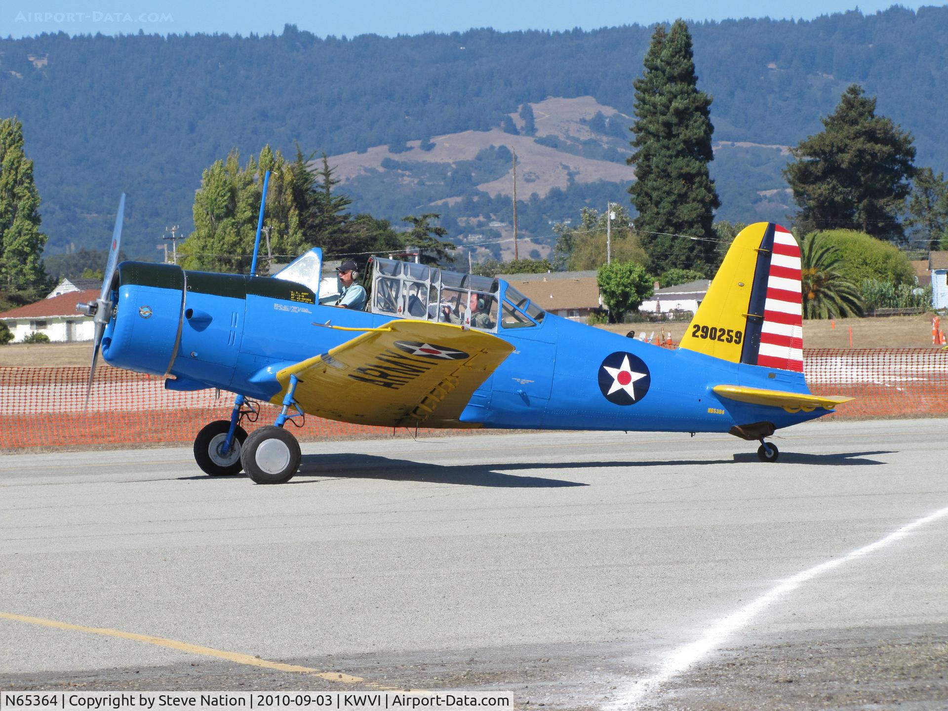 N65364, 1945 Convair BT-15 C/N 791216, Convair BT-15 (according to FAA register) painted as USAAC Vultee BT-13B 42-90259 and taxying @ Watsonville, CA Fly-In