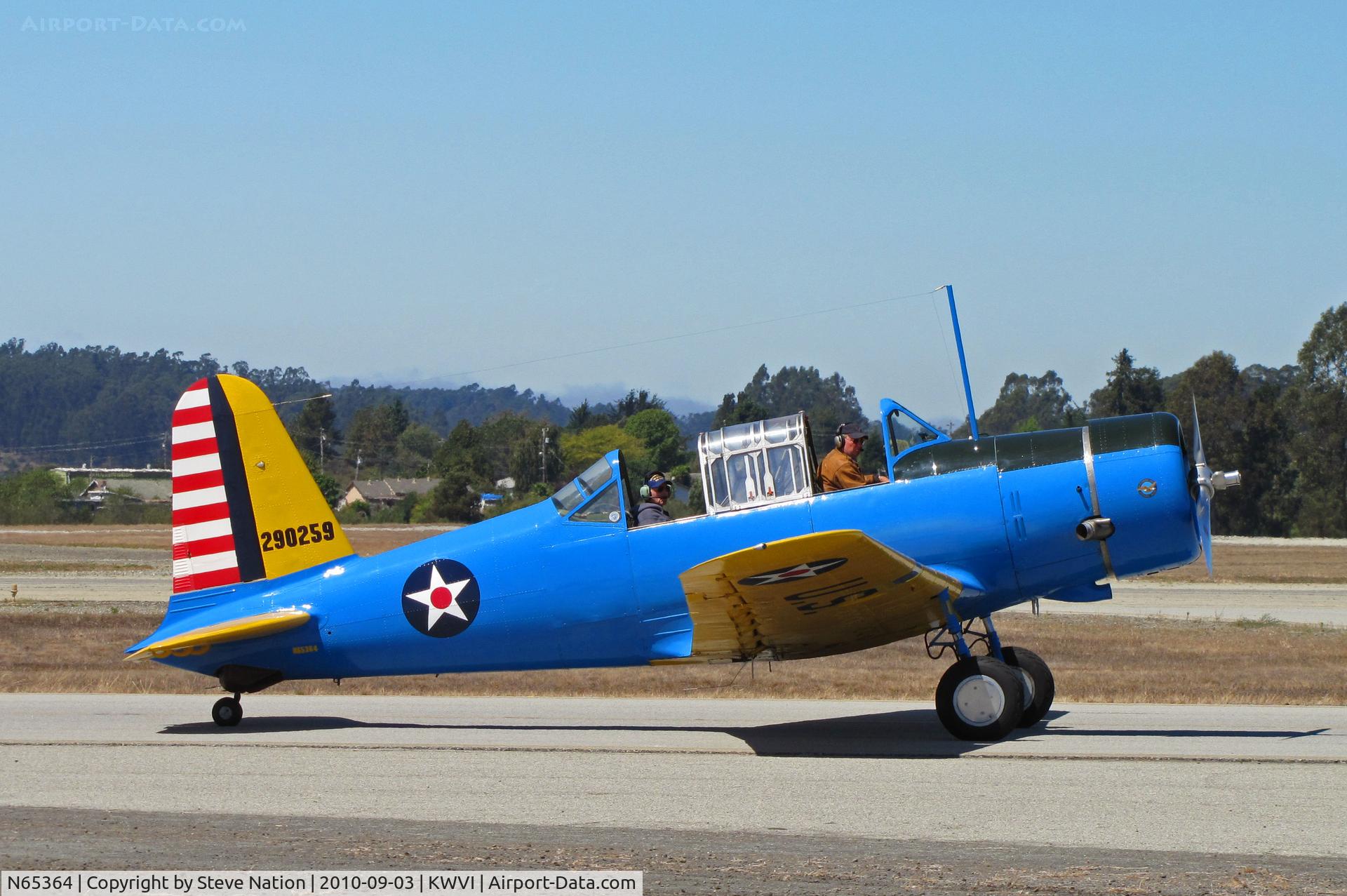 N65364, 1945 Convair BT-15 C/N 791216, Convair BT-15 (according to FAA register) painted as USAAC Vultee BT-13B 42-90259 and taxying @ Watsonville, CA Fly-In
