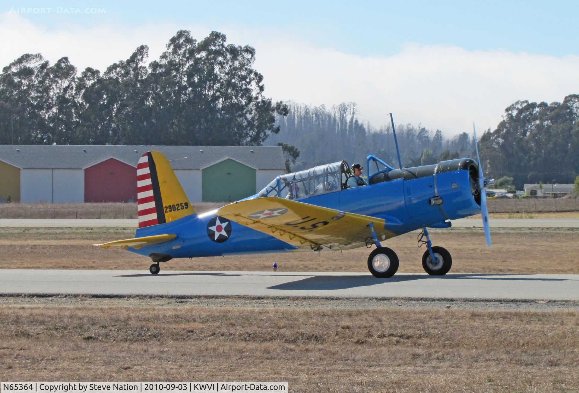 N65364, 1945 Convair BT-15 C/N 791216, Convair BT-15 (according to FAA register) painted as USAAC Vultee BT-13B 42-90259 and taxying @ Watsonville, CA Fly-In