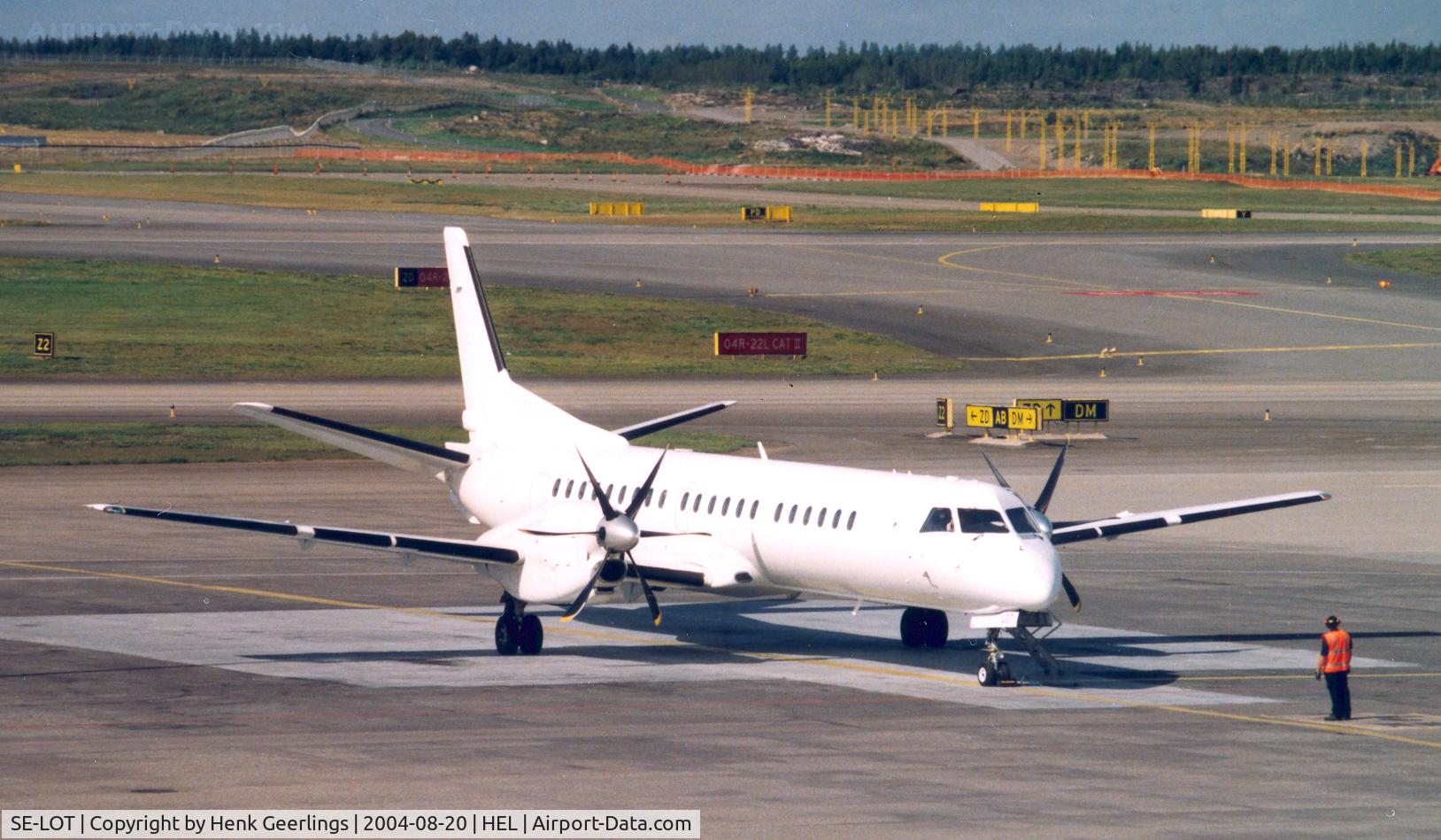 SE-LOT, 1995 Saab 2000 C/N 2000-013, Golden Air