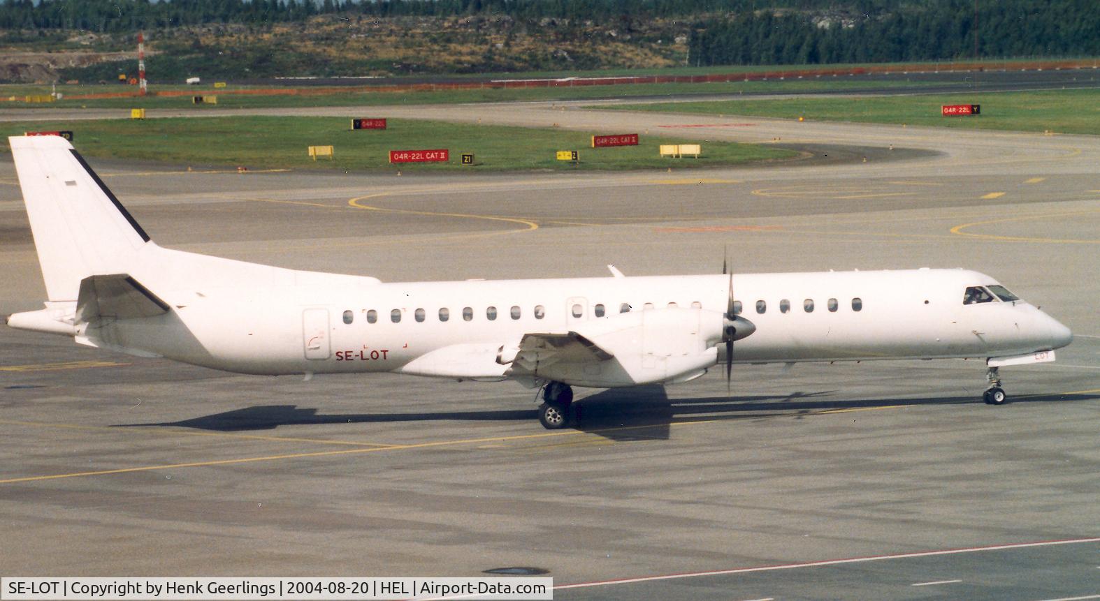 SE-LOT, 1995 Saab 2000 C/N 2000-013, Golden Air