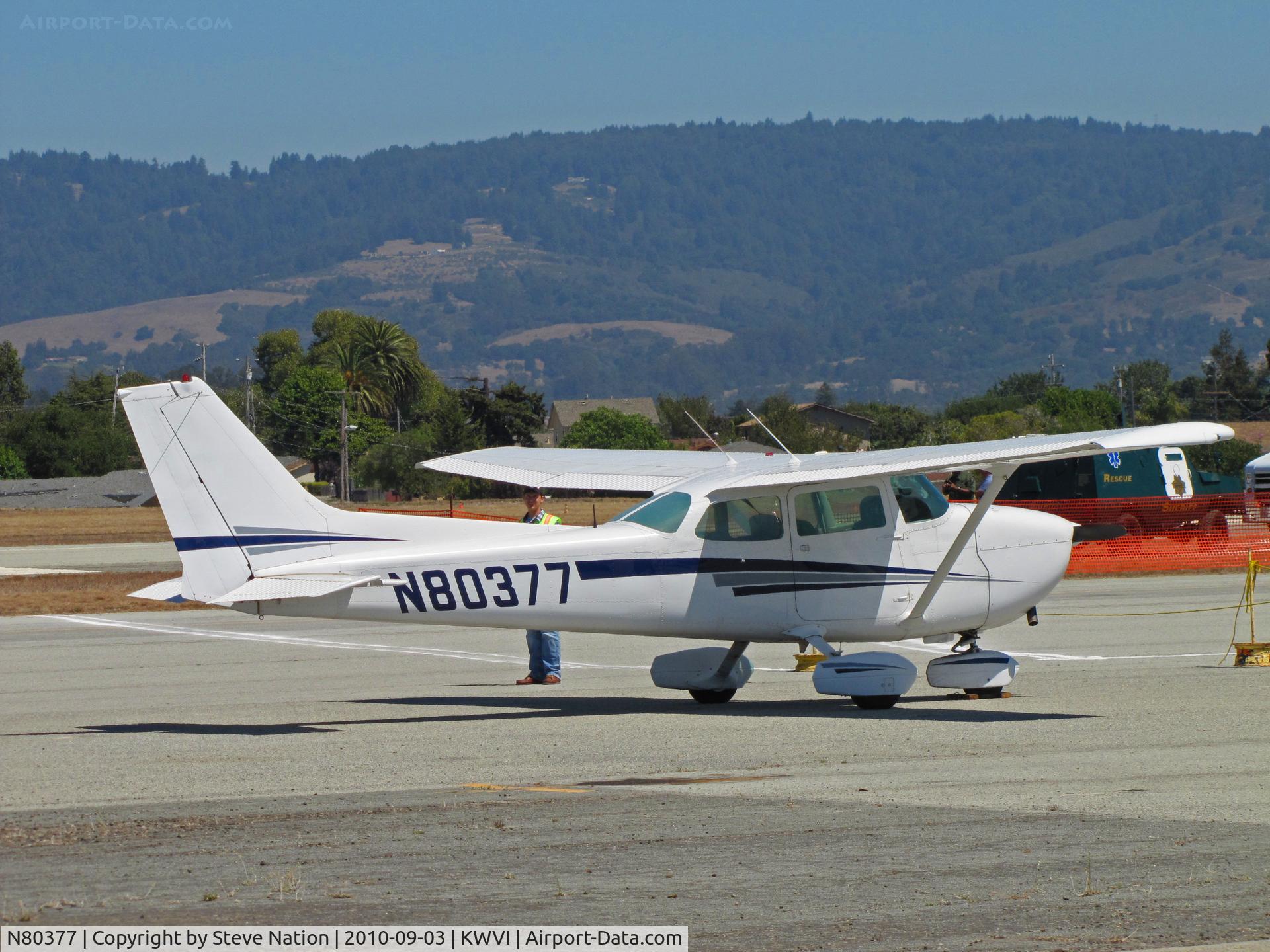 N80377, 1976 Cessna 172M C/N 17266559, Seagull Flying club (Sunnyvale, CA) 1976 Cessna 172M    taxiing @ Watsonville Fly-In