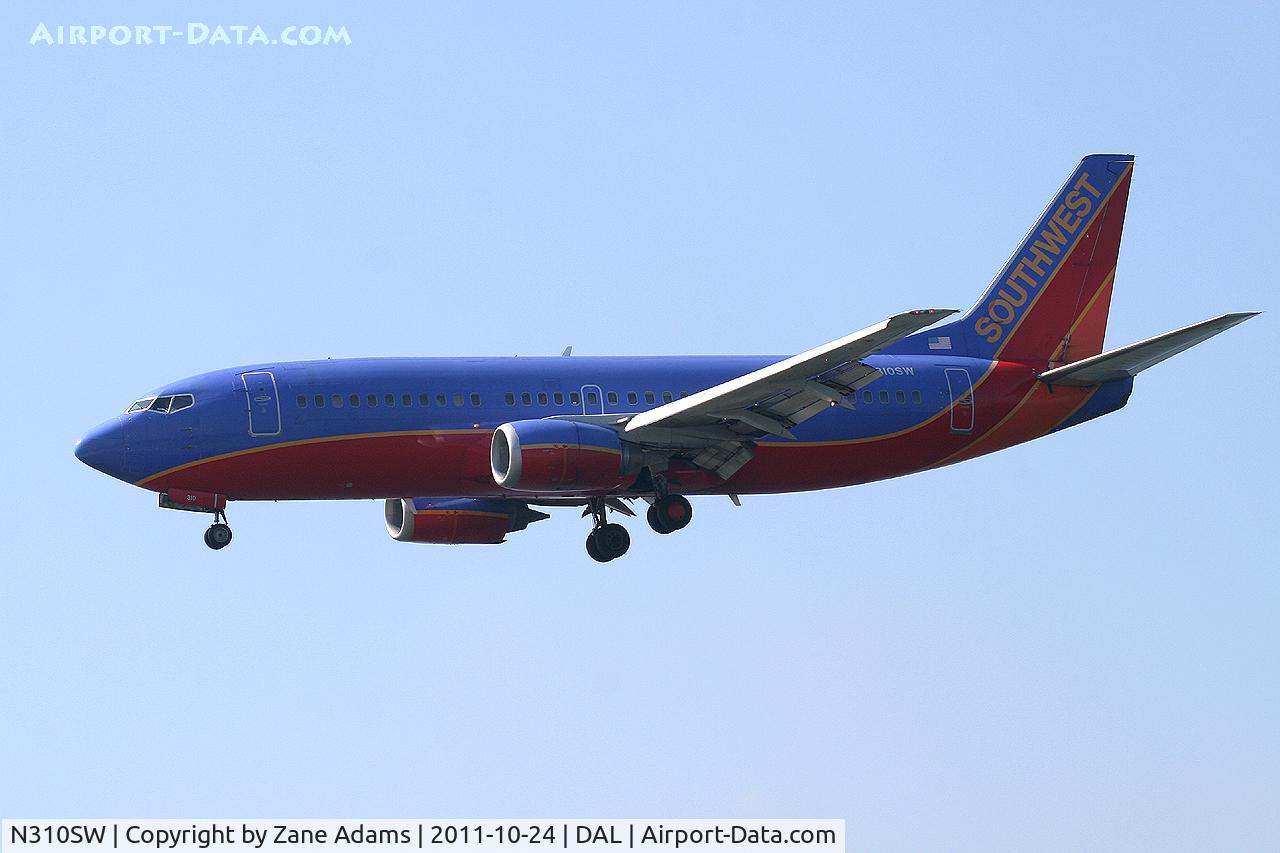 N310SW, 1985 Boeing 737-3H4 C/N 22949, Landing at Dallas Love Field