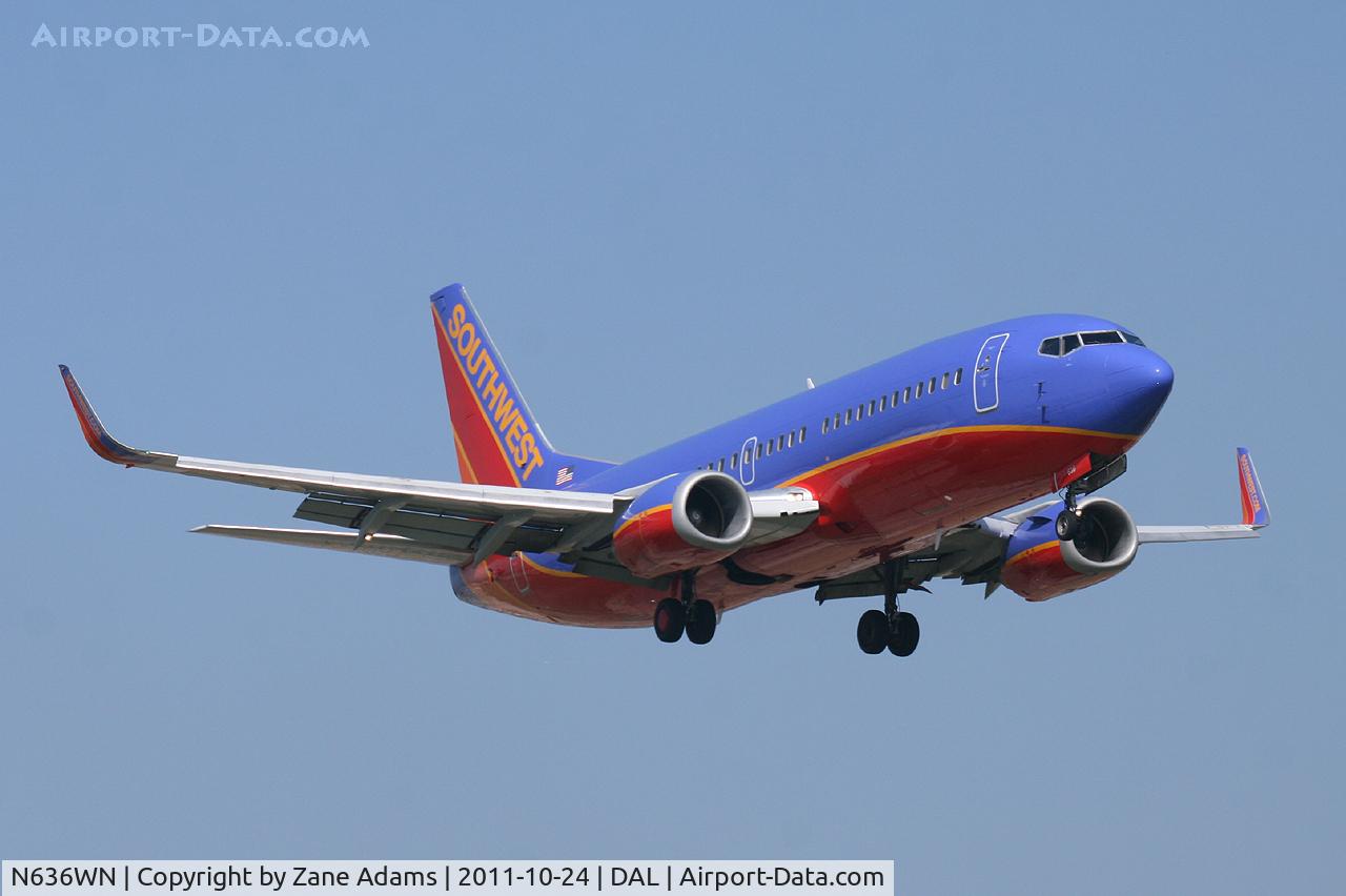 N636WN, 1996 Boeing 737-3H4 C/N 27709, Landing at Dallas Love Field