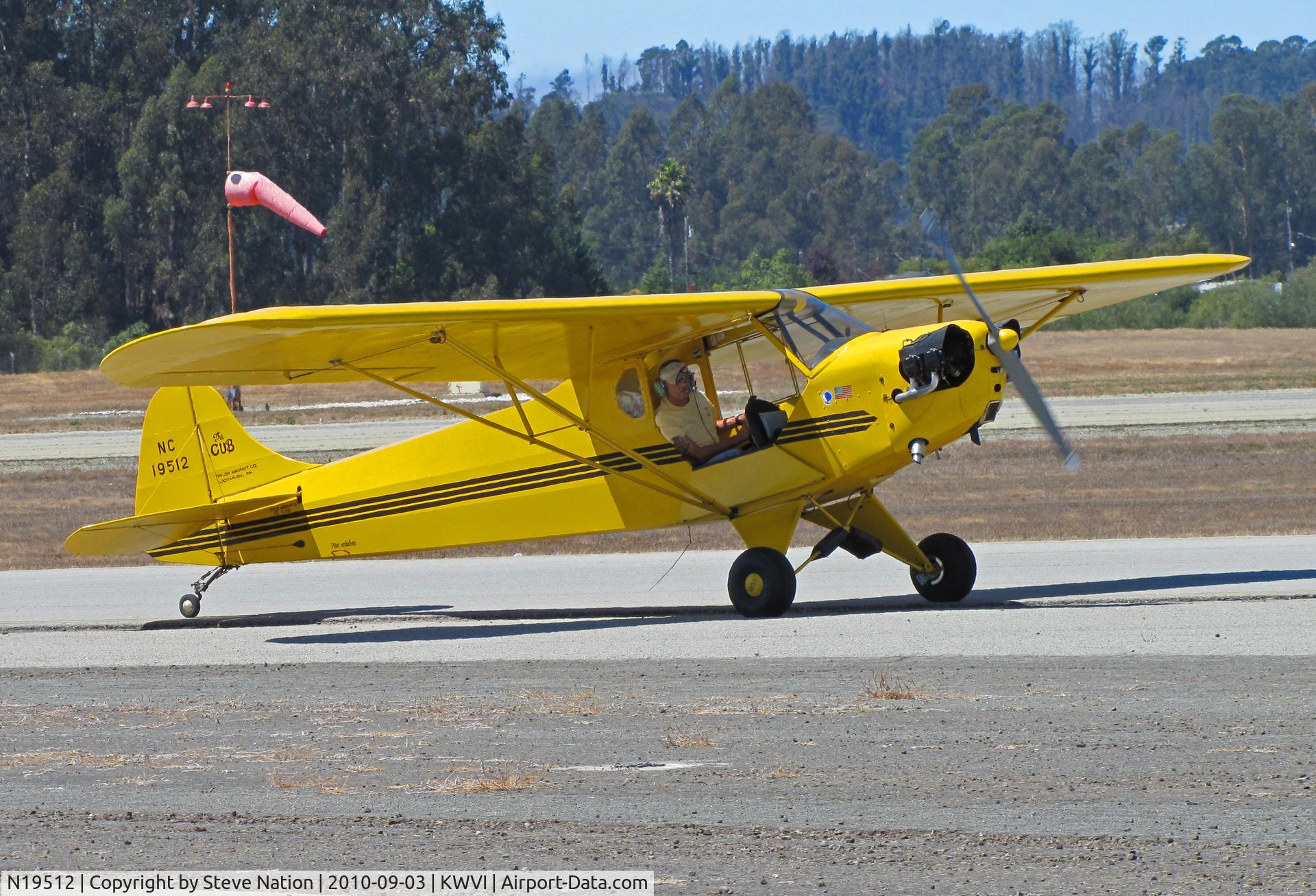 N19512, 1937 Taylor J-2 Cub C/N 1712, 1937 Taylor J-2 painted as NC19512 taxiing @ Watsonville Fly-In