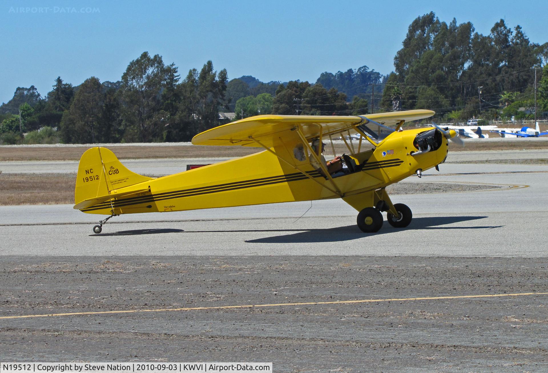 N19512, 1937 Taylor J-2 Cub C/N 1712, 1937 Taylor J-2 painted as NC19512 taxiing @ Watsonville Fly-In