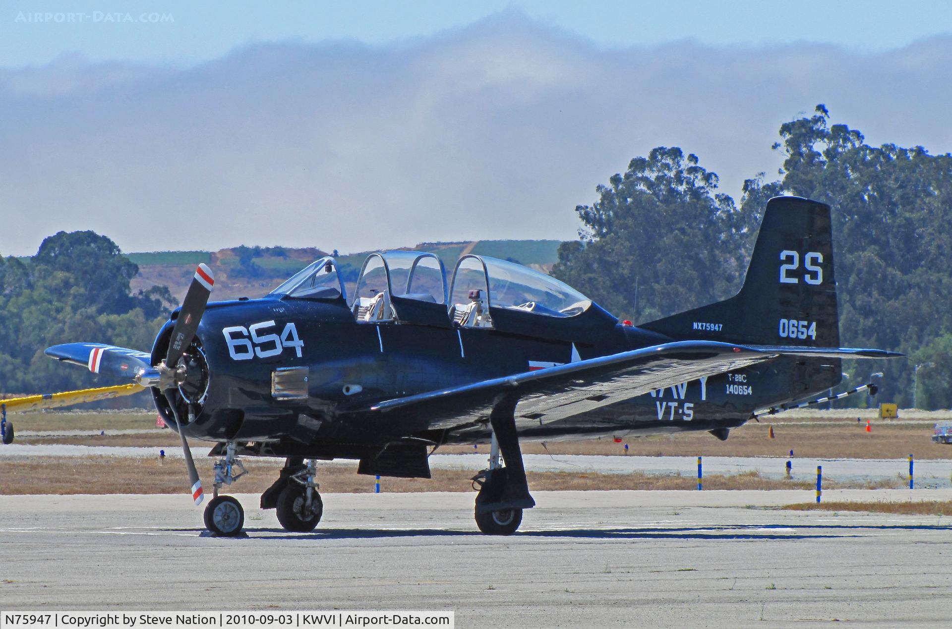 N75947, 1957 North American T-28C Trojan C/N 226-231 (140654), 1957 North American T-28C painted as NX75947 Navy 2S/654 BuAer 140654 VT-5 USS Lexington sea blue cs @ Watsonville Fly-In