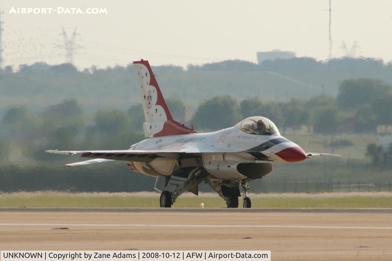 UNKNOWN, General Dynamics F-16C Fighting Falcon C/N Unknown, Thunderbird 3 at the 2008 Alliance Airshow