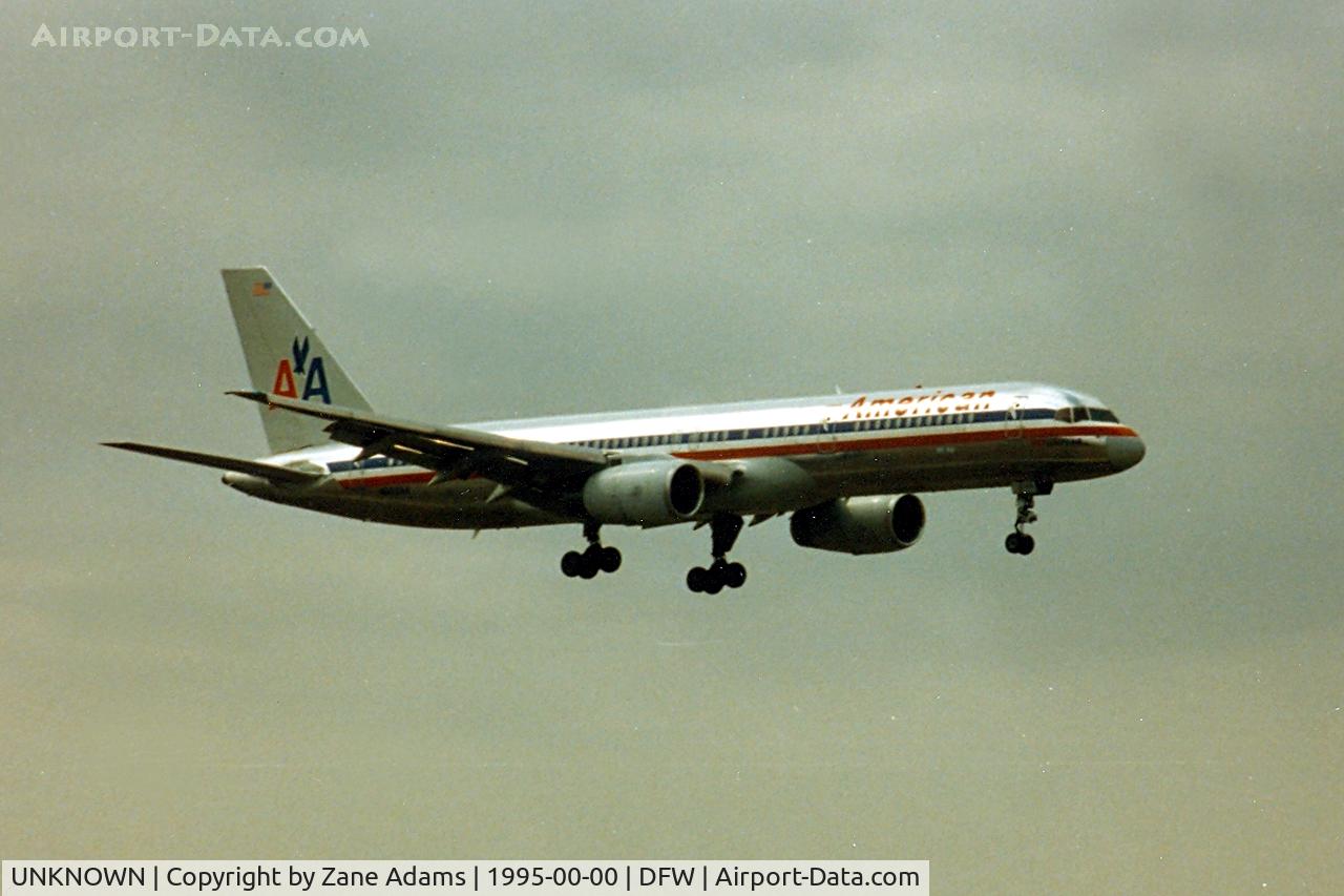 UNKNOWN, Airliners Various C/N Unknown, American Airlines 757 on approach to DFW
