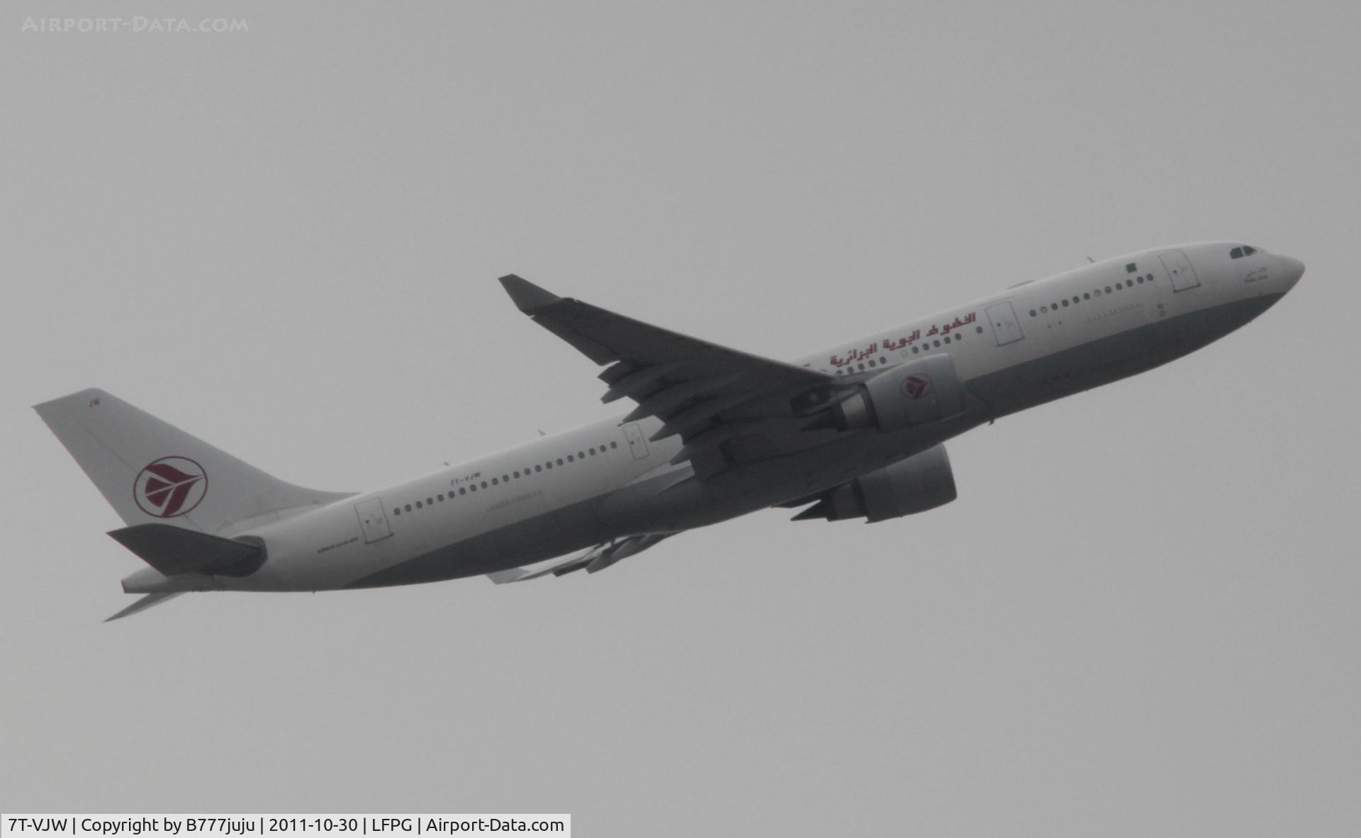 7T-VJW, 2005 Airbus A330-202 C/N 647, with-out peint