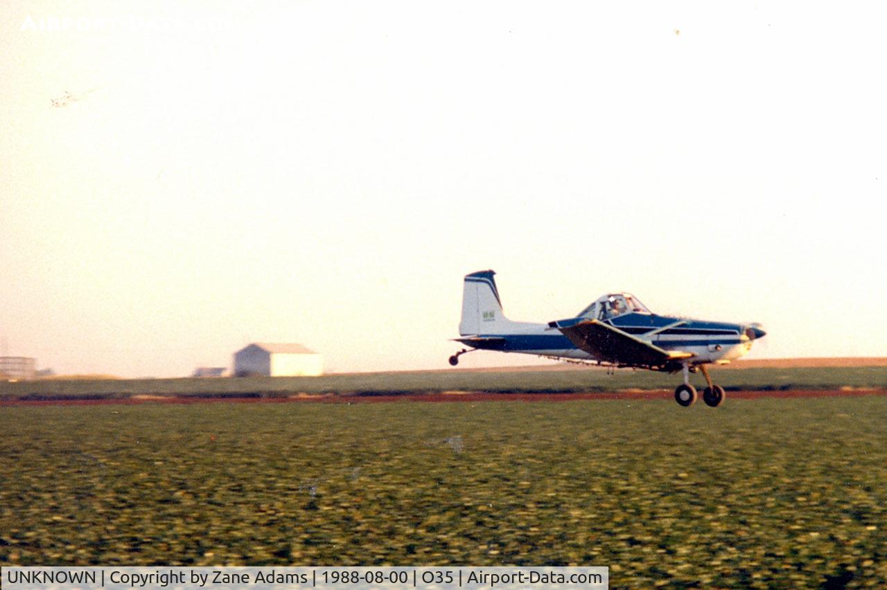 UNKNOWN, Miscellaneous Various C/N unknown, Piper Pawnee crop dusting near Hollis Oklahoma